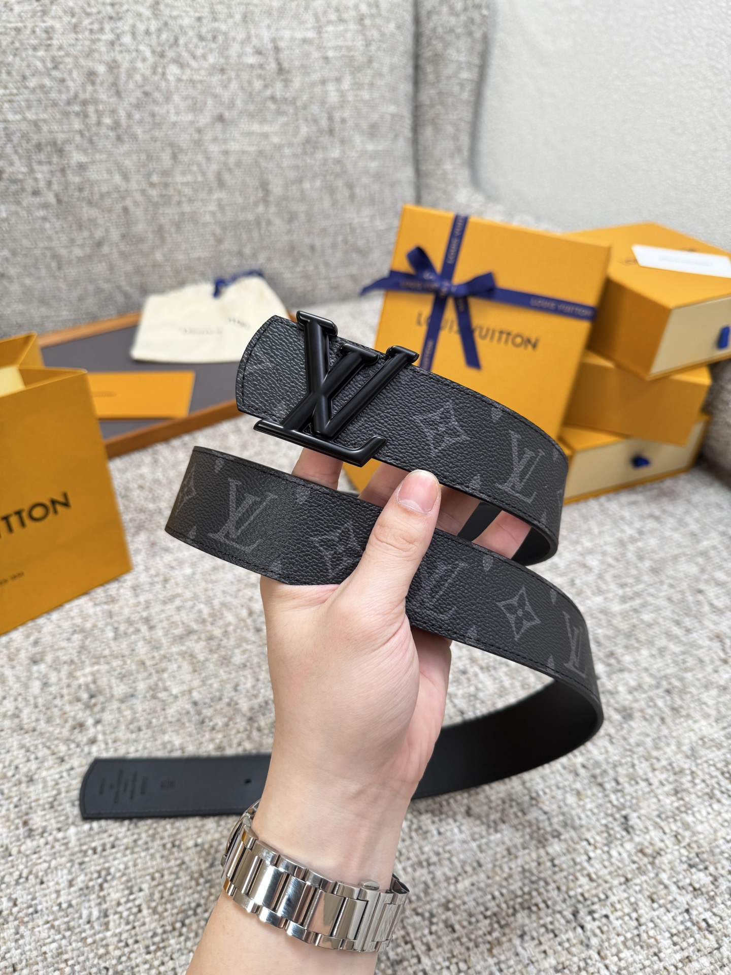 Louis Vuitton LV腰带 Dimension双面腰带系列 原厂五金 精致手工绘边 柔软舒适 