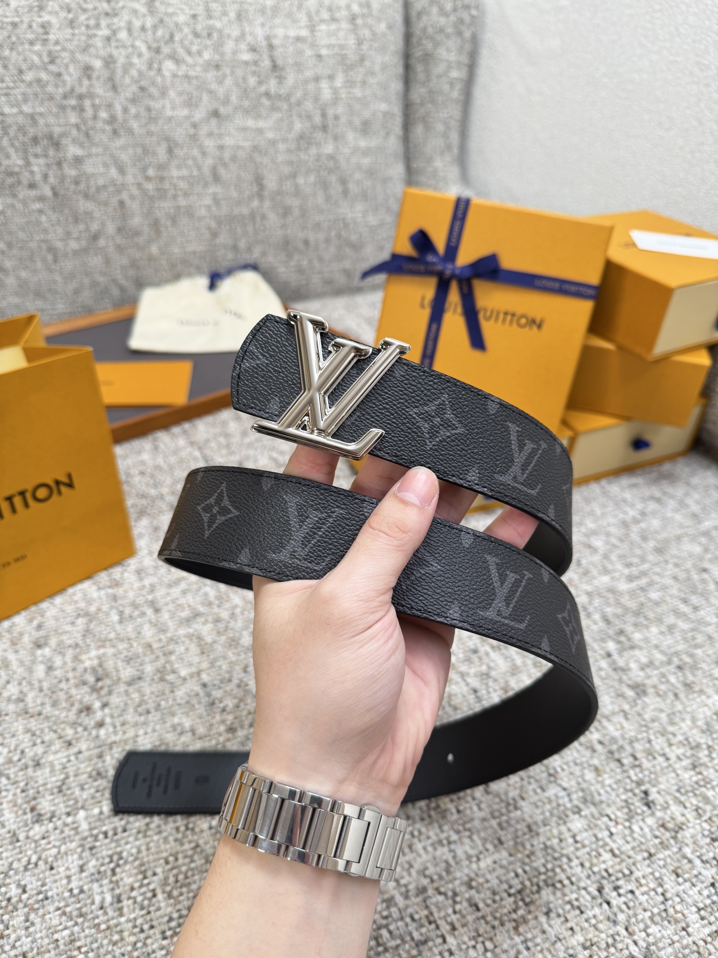 Louis Vuitton LV腰带 Dimension双面腰带系列 原厂五金 精致手工绘边 柔软舒适 