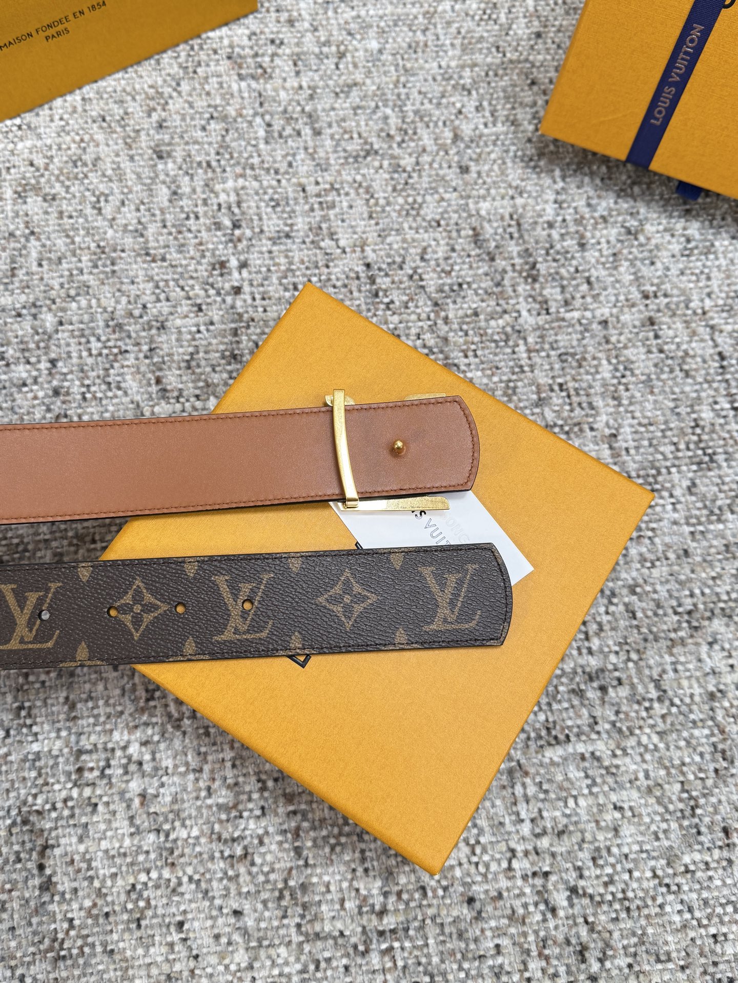 Louis Vuitton LV腰带 Dimension双面腰带系列 原厂五金 精致手工绘边 柔软舒适 
