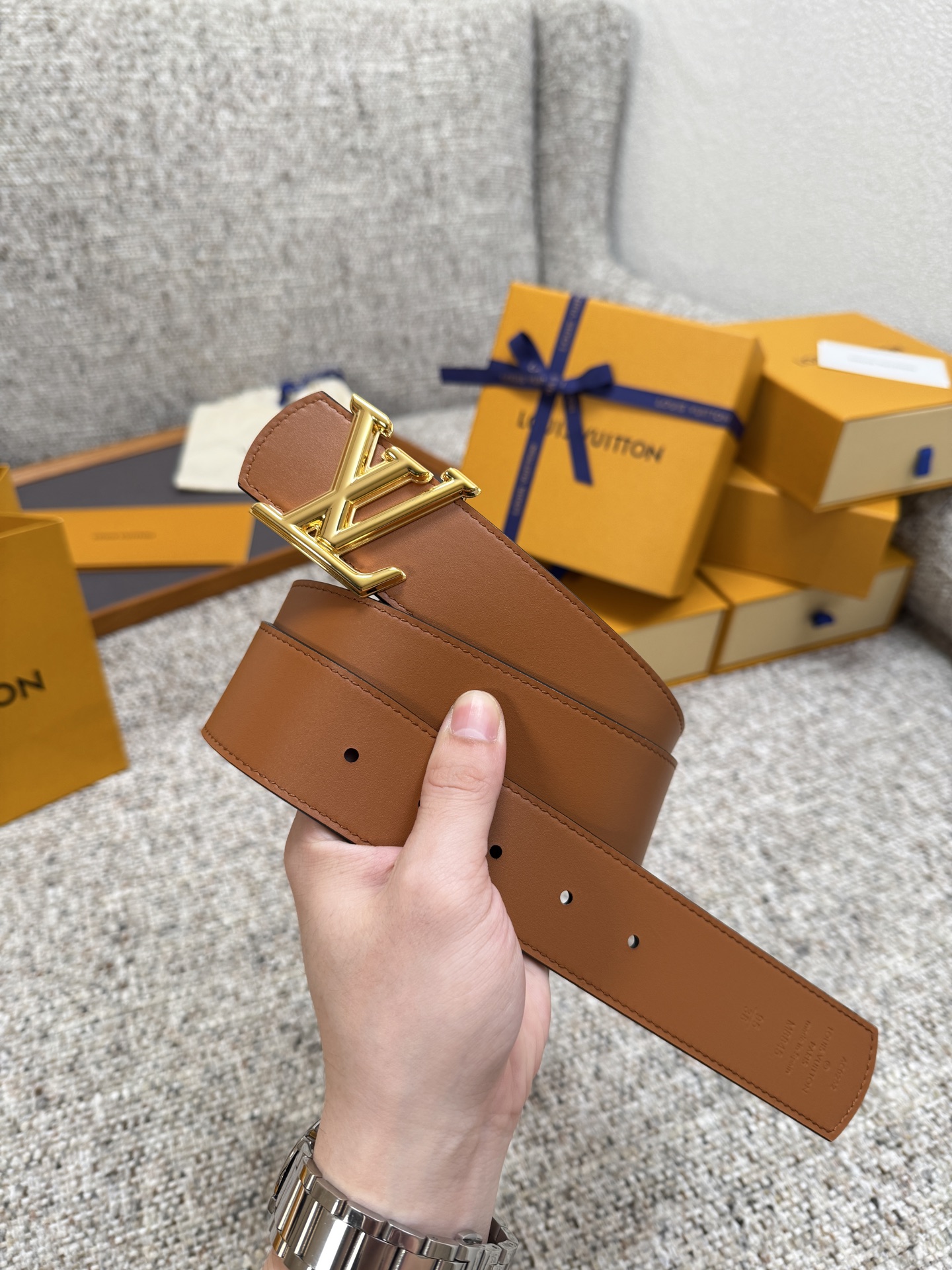 Louis Vuitton LV腰带 Dimension双面腰带系列 原厂五金 精致手工绘边 柔软舒适 