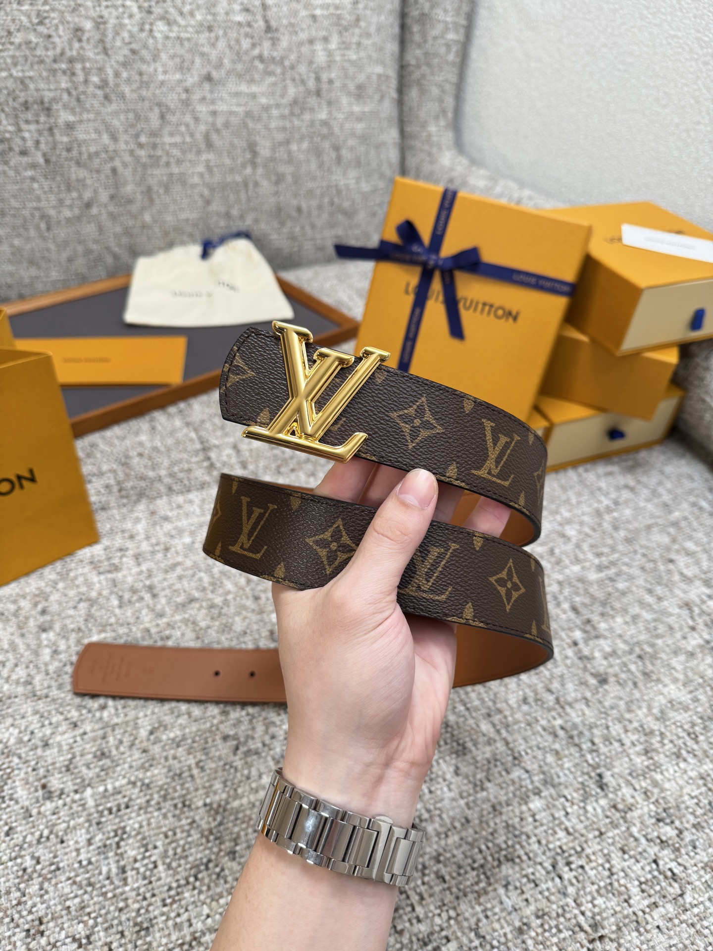 Louis Vuitton LV腰带 Dimension双面腰带系列 原厂五金 精致手工绘边 柔软舒适 