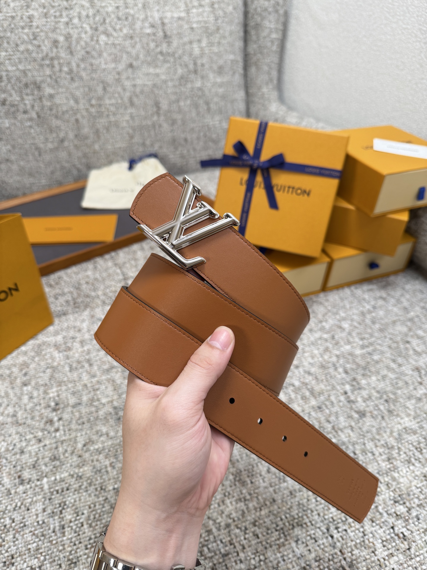 Louis Vuitton LV腰带 Dimension双面腰带系列 原厂五金 精致手工绘边 柔软舒适 