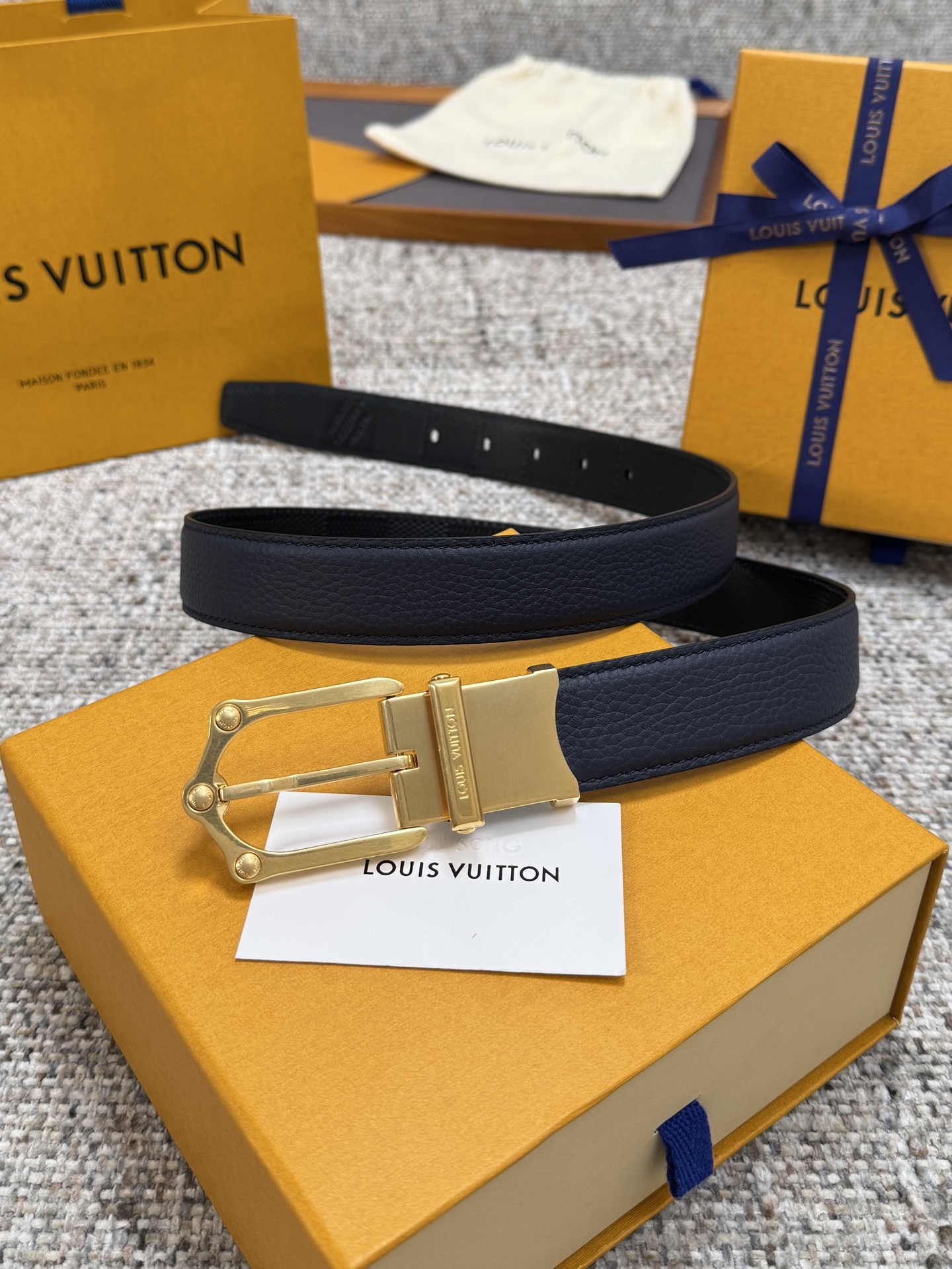  Louis Vuitton LV腰带 FROG双面腰带系列 原厂五金 精致手工绘边 柔软舒适 宽3.0 P190