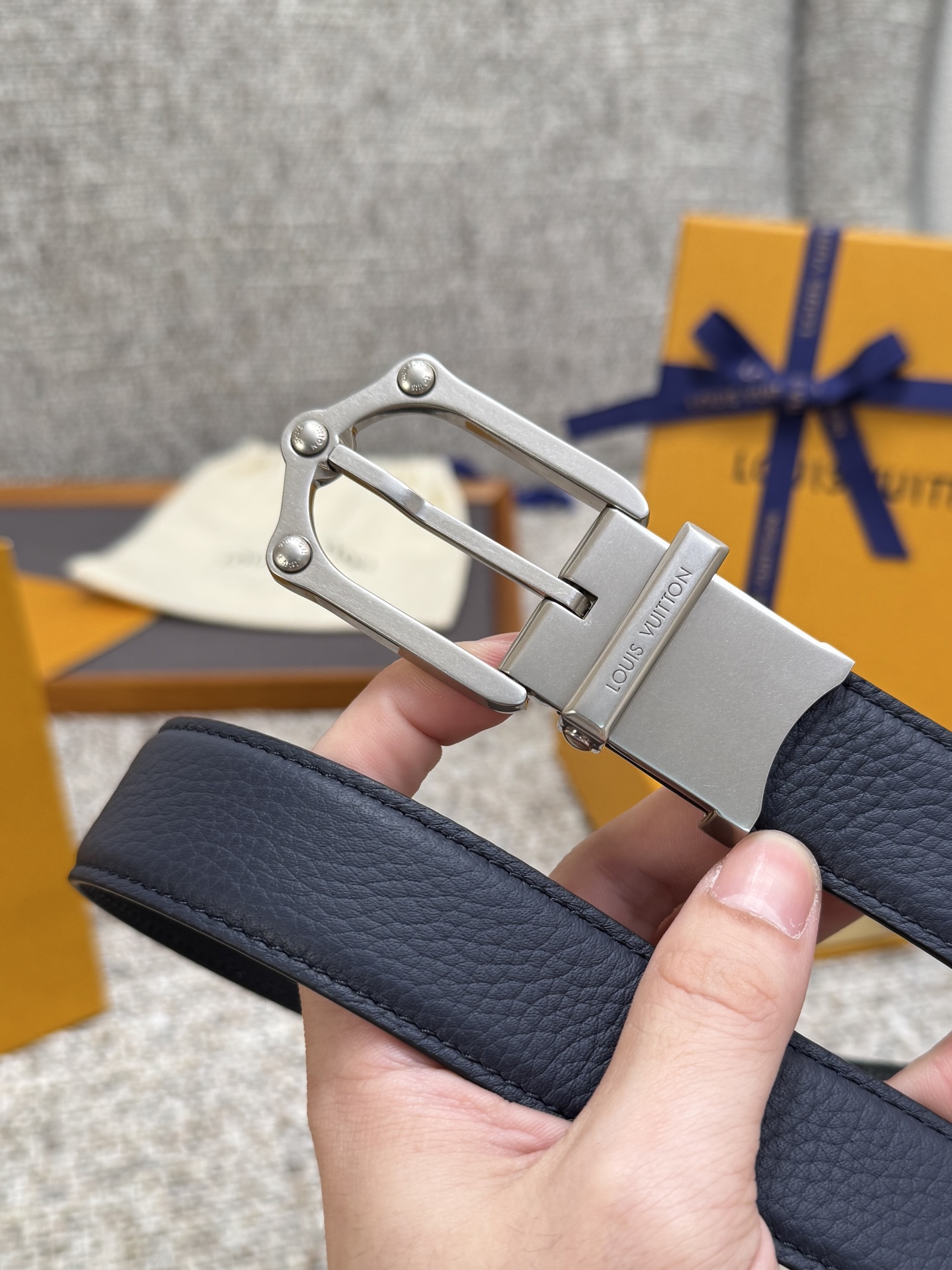  Louis Vuitton LV腰带 FROG双面腰带系列 原厂五金 精致手工绘边 柔软舒适 宽3.0 P190