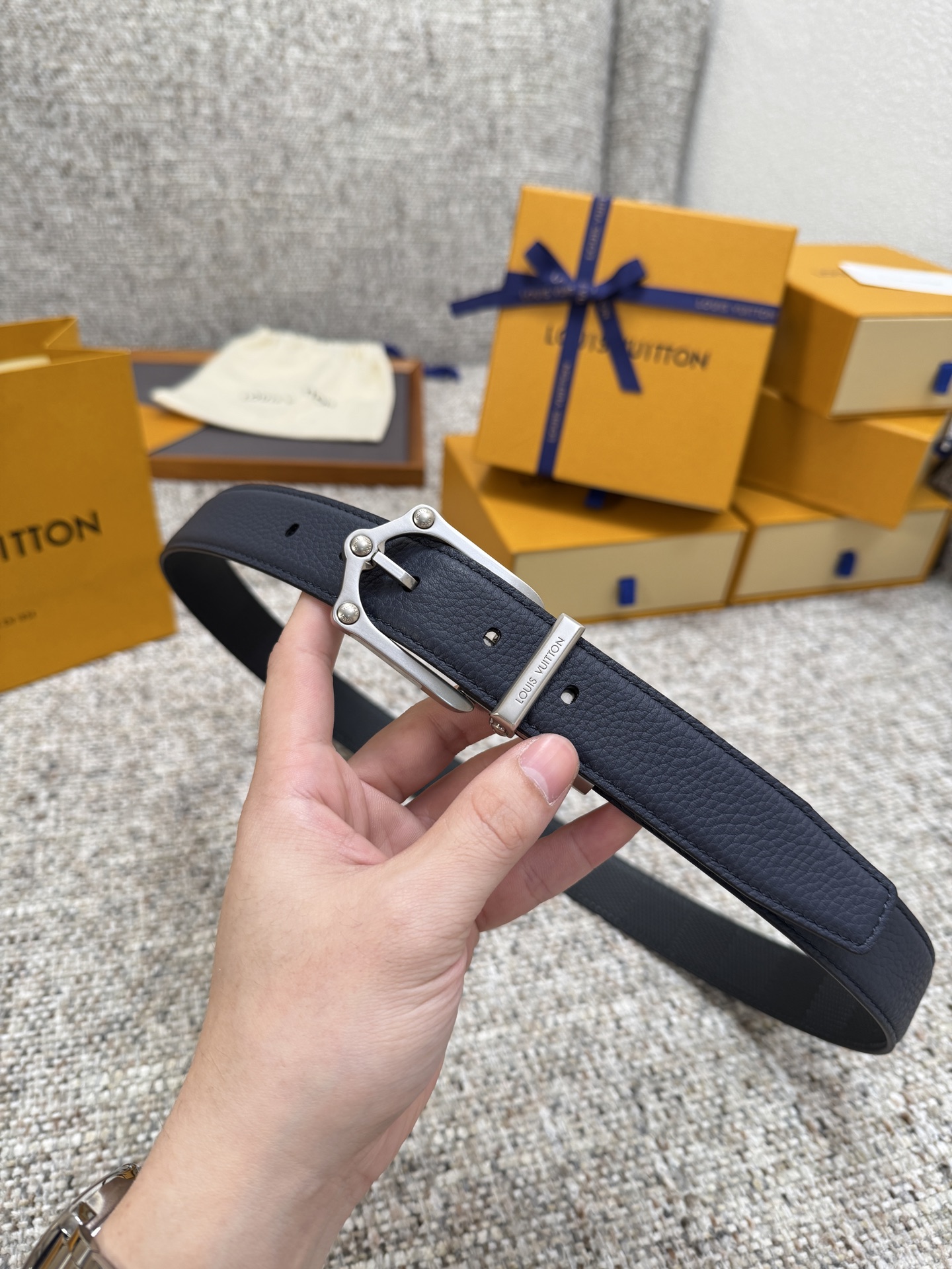  Louis Vuitton LV腰带 FROG双面腰带系列 原厂五金 精致手工绘边 柔软舒适 宽3.0 P190