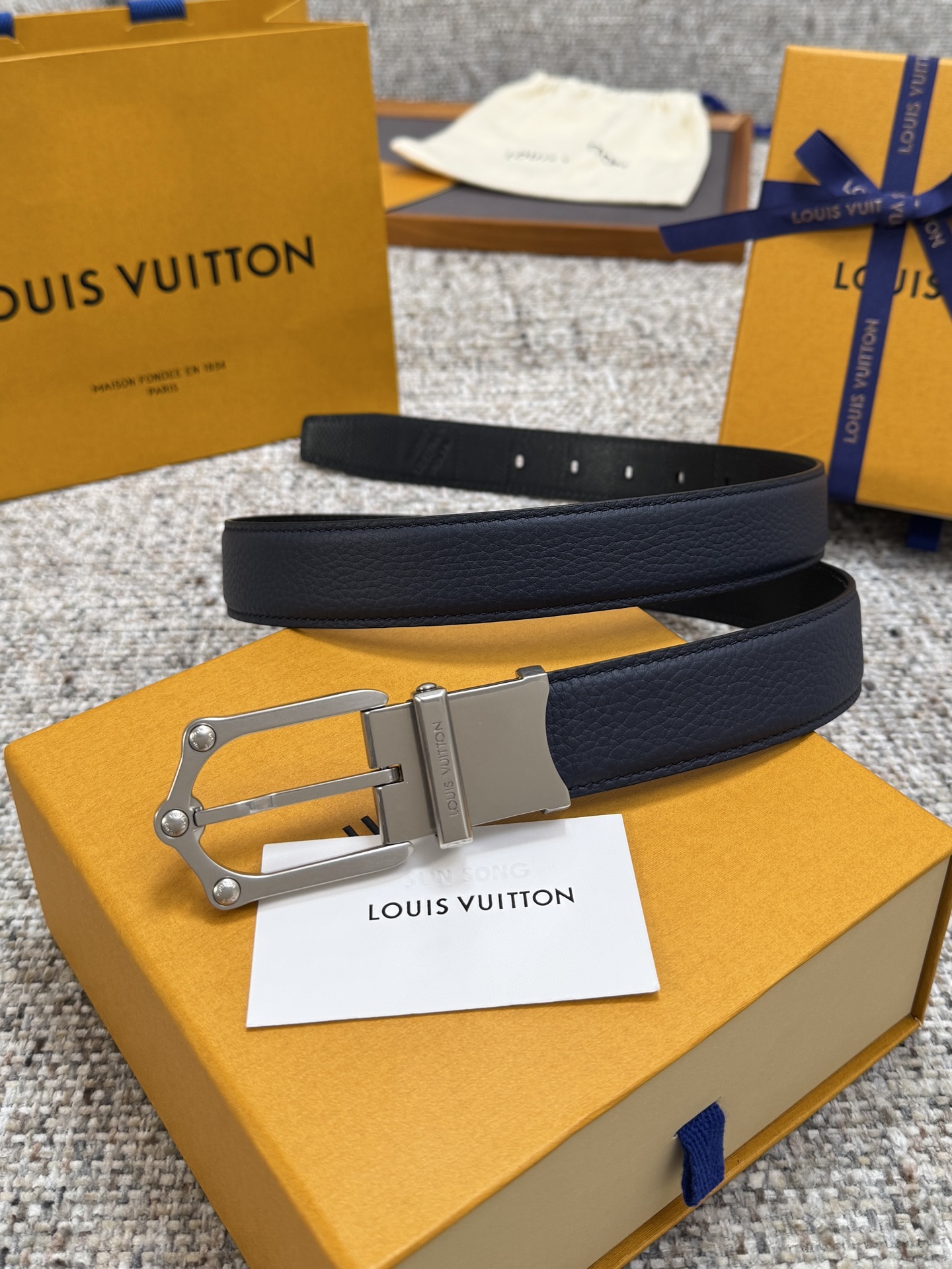  Louis Vuitton LV腰带 FROG双面腰带系列 原厂五金 精致手工绘边 柔软舒适 宽3.0 P190