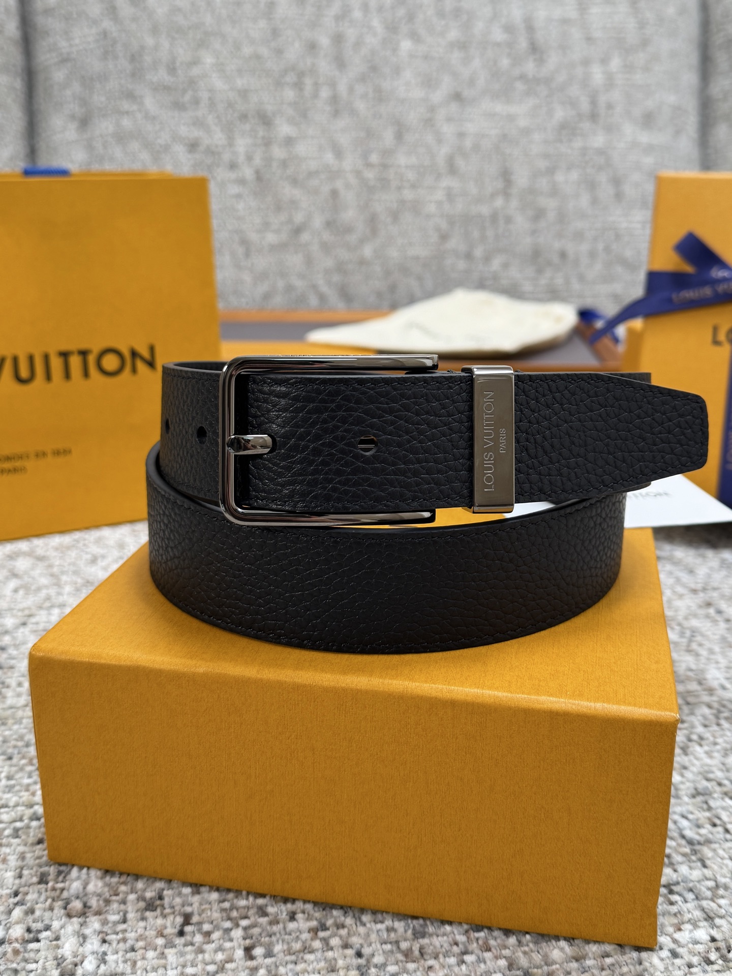 NO:641672,Louis Vuitton LV belt pebbled pin buckle series original hardware exquisite hand-painted edges soft and comfortable width 3.5, belt, louis vuitton, louis vuitton19860909Louis Vuitton LV腰带 荔枝纹针扣系列 原厂五金 精致手工绘边 柔软舒适 宽3.5,皮带,louis vuitton,louis vuitton,Belt