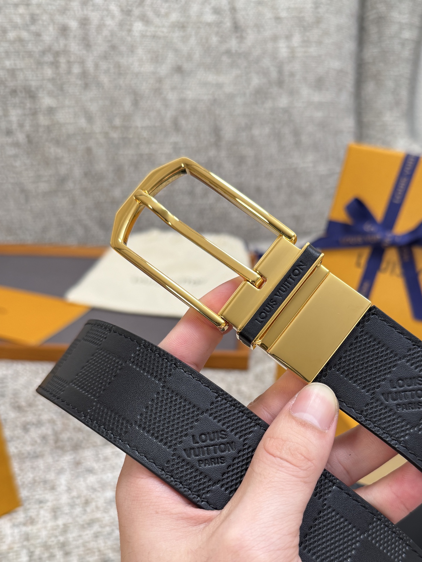 Louis Vuitton LV腰带 格纹双面可用系列 原厂五金 精致手工绘边 柔软舒适 宽3.5