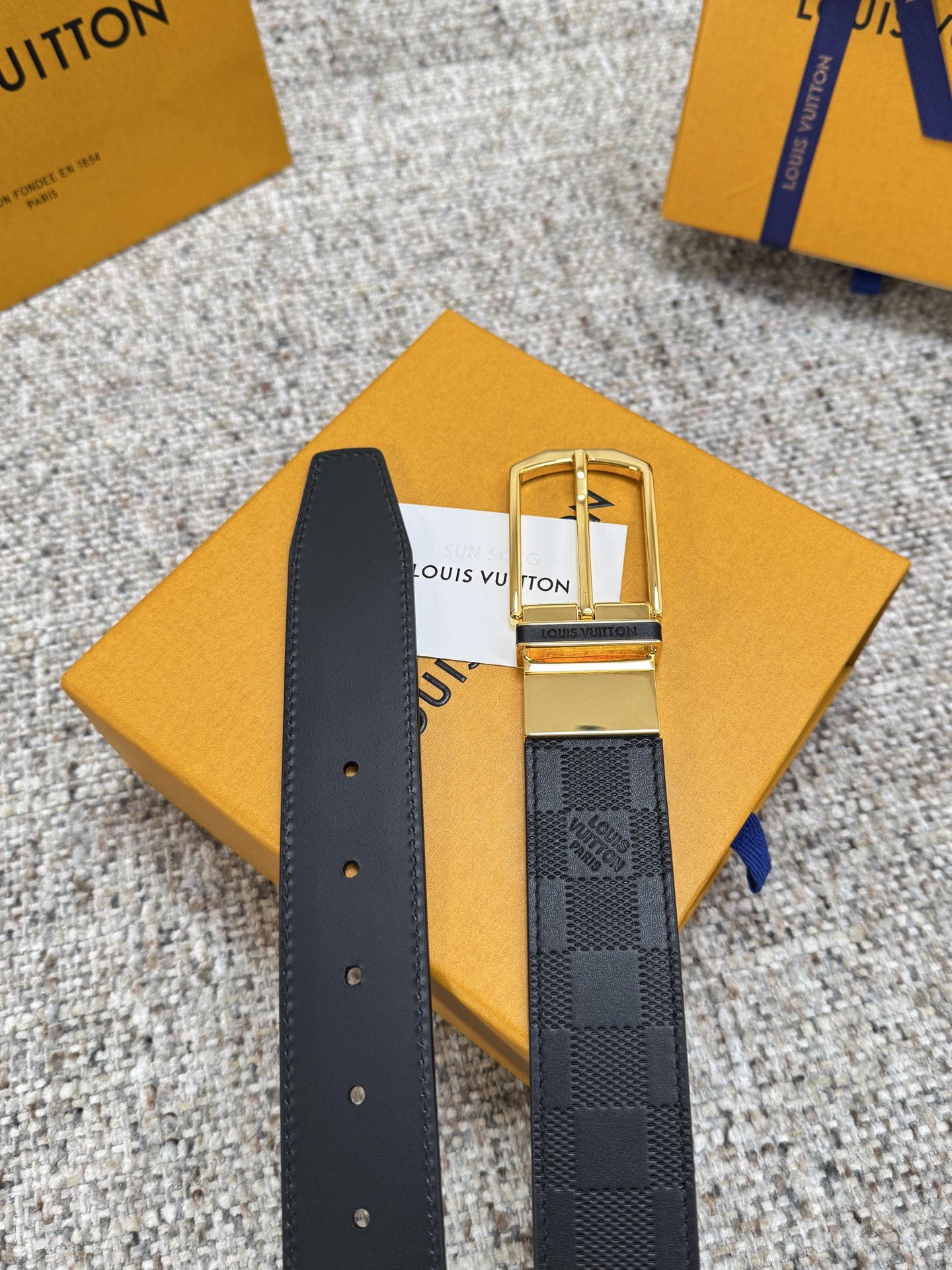 Louis Vuitton LV腰带 格纹双面可用系列 原厂五金 精致手工绘边 柔软舒适 宽3.5