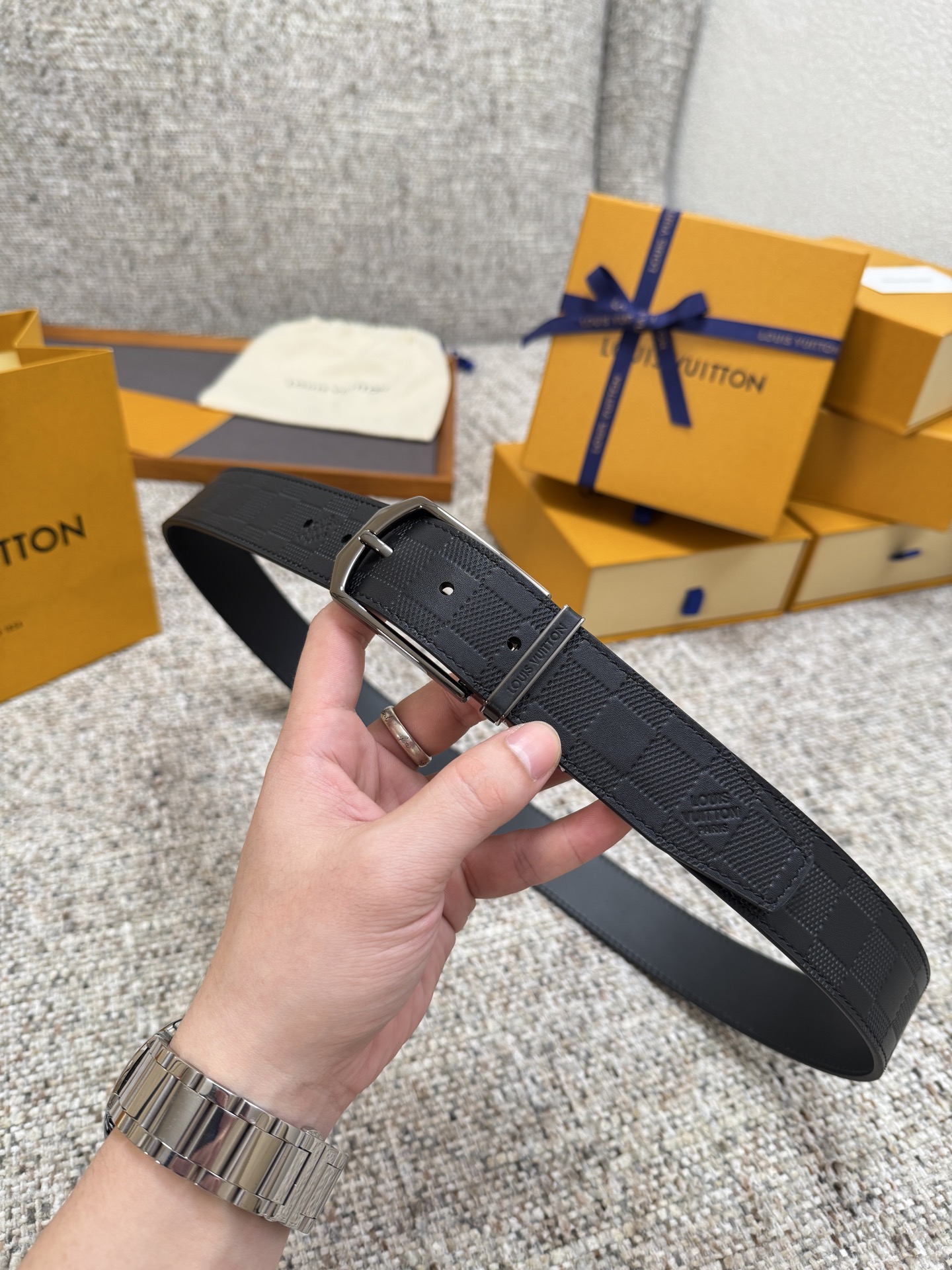 Louis Vuitton LV腰带 格纹双面可用系列 原厂五金 精致手工绘边 柔软舒适 宽3.5