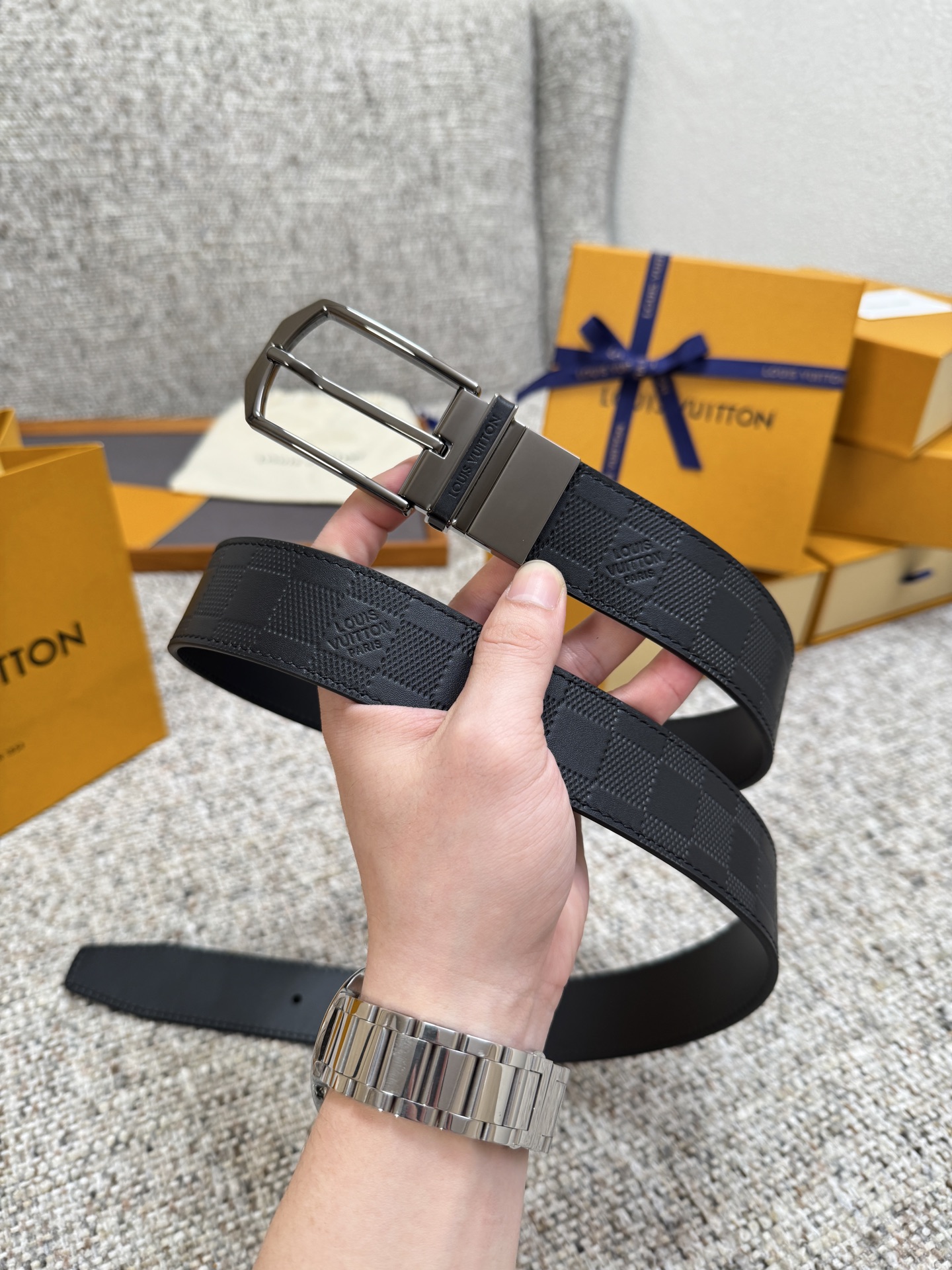 Louis Vuitton LV腰带 格纹双面可用系列 原厂五金 精致手工绘边 柔软舒适 宽3.5