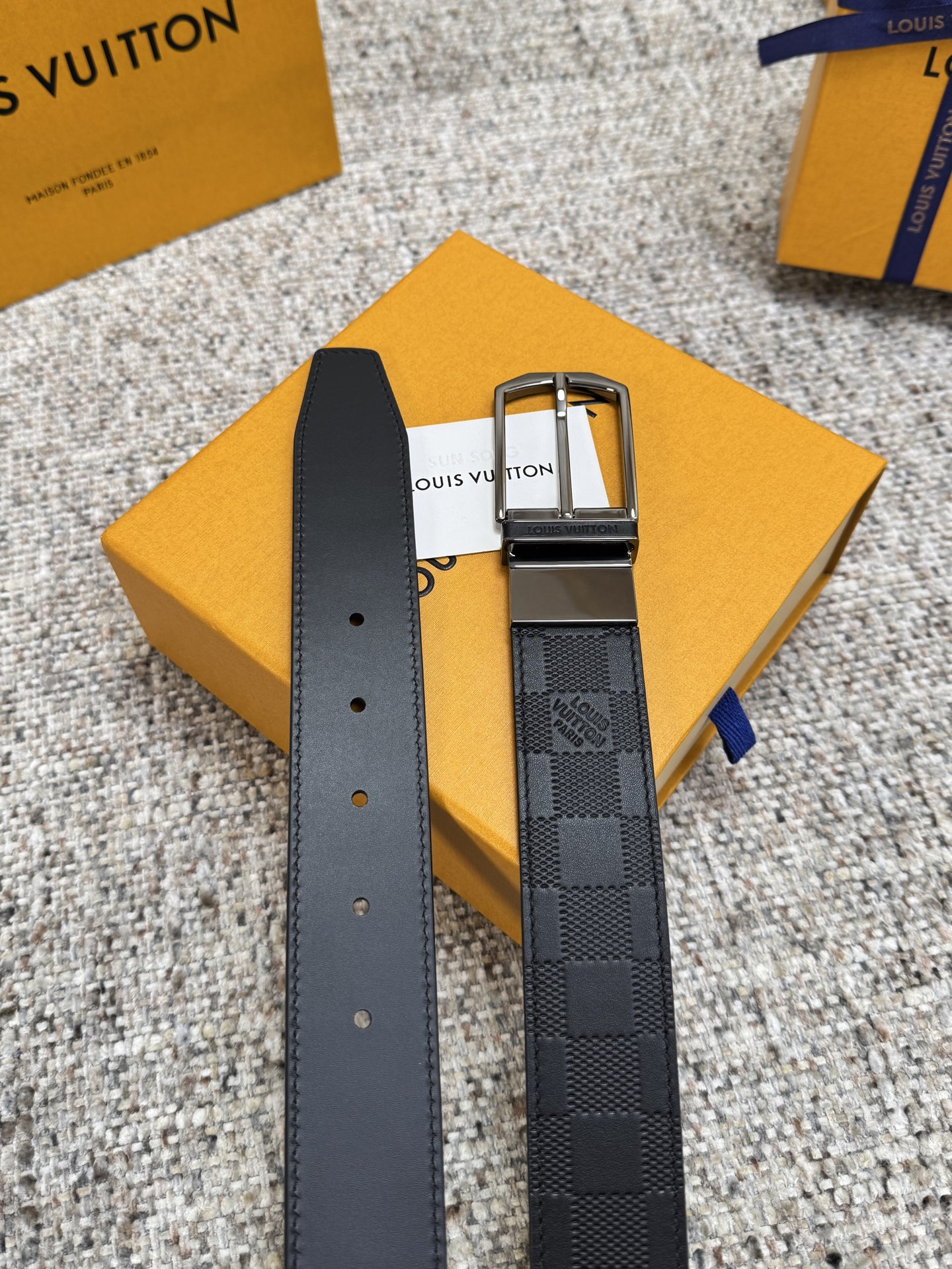 Louis Vuitton LV腰带 格纹双面可用系列 原厂五金 精致手工绘边 柔软舒适 宽3.5