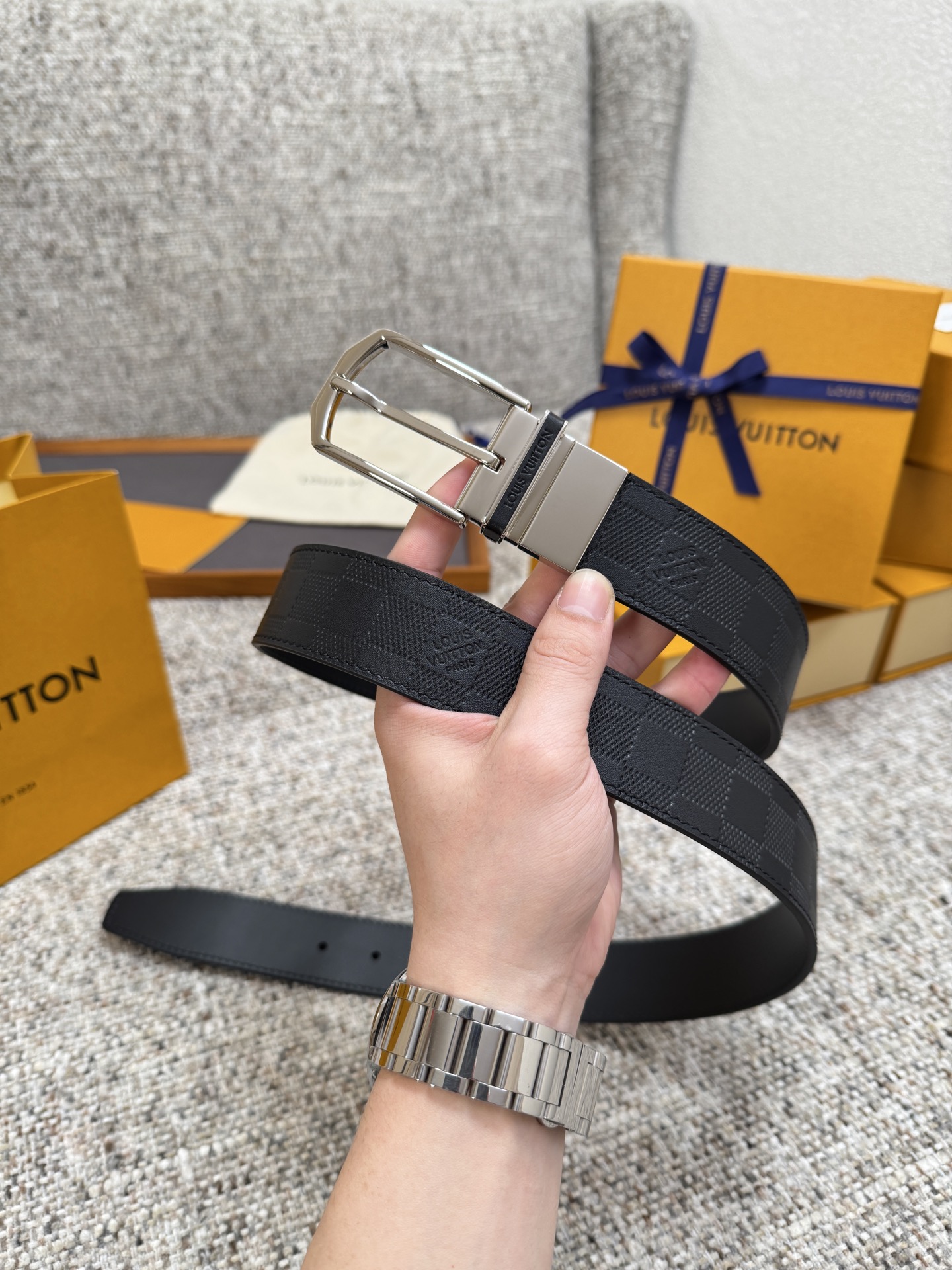 Louis Vuitton LV腰带 格纹双面可用系列 原厂五金 精致手工绘边 柔软舒适 宽3.5