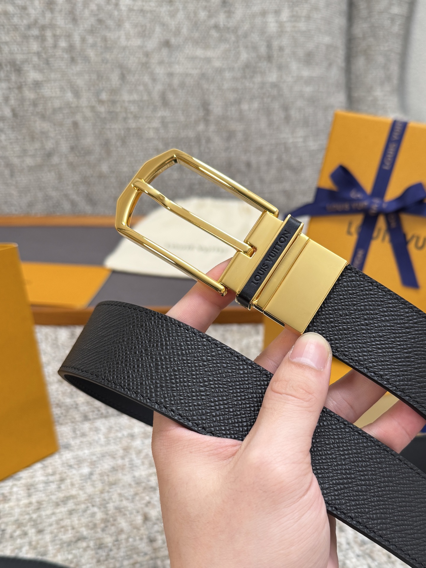 Louis Vuitton LV腰带 掌纹双面可用系列 原厂五金 精致手工绘边 柔软舒适 宽3.5