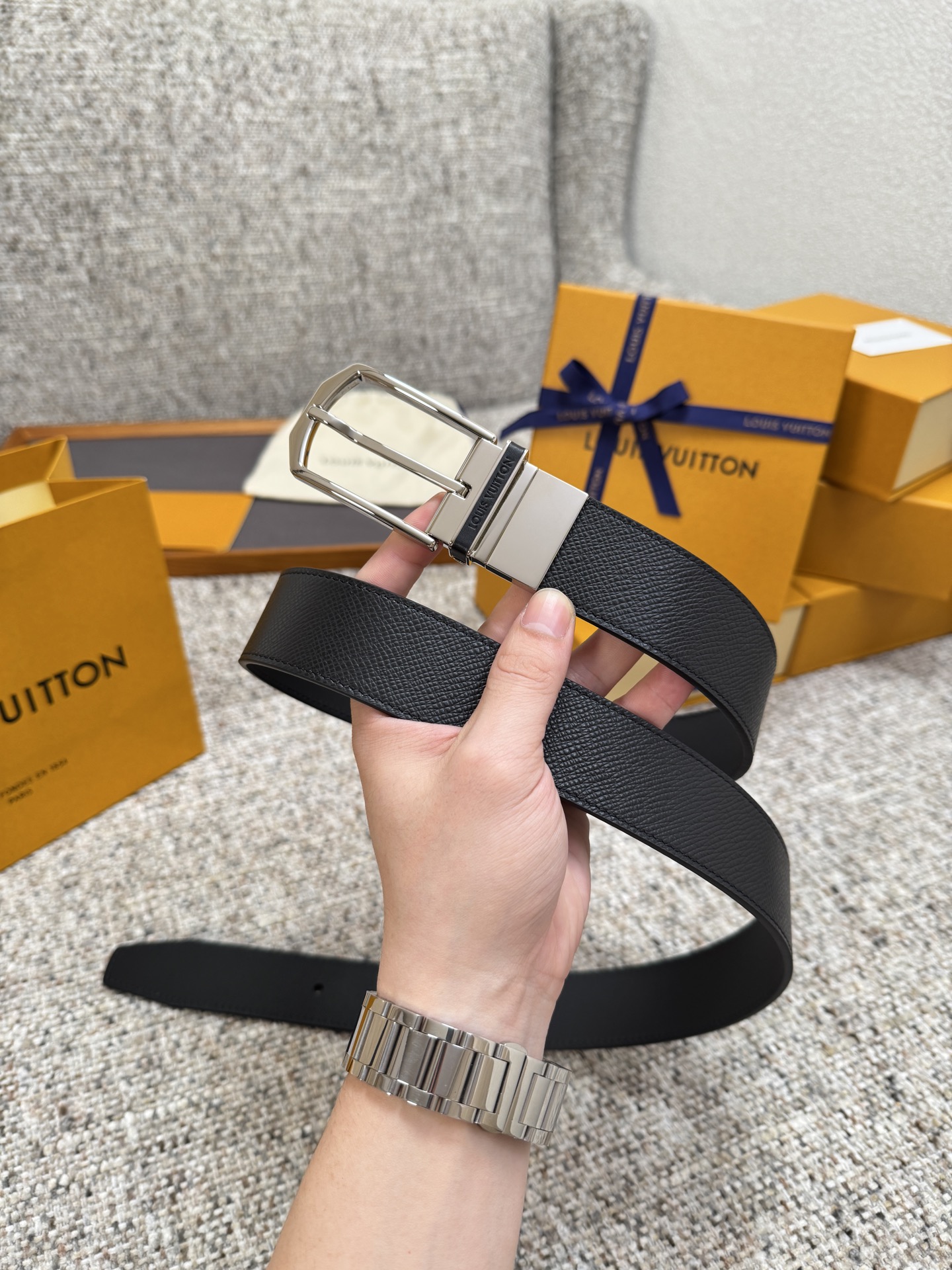 Louis Vuitton LV腰带 格纹双面可用系列 原厂五金 精致手工绘边 柔软舒适 宽3.5