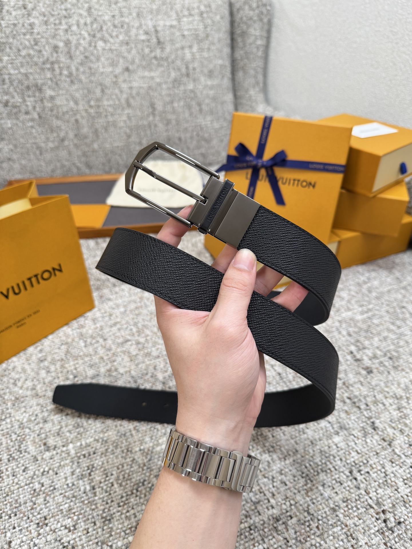 Louis Vuitton LV腰带 格纹双面可用系列 原厂五金 精致手工绘边 柔软舒适 宽3.5