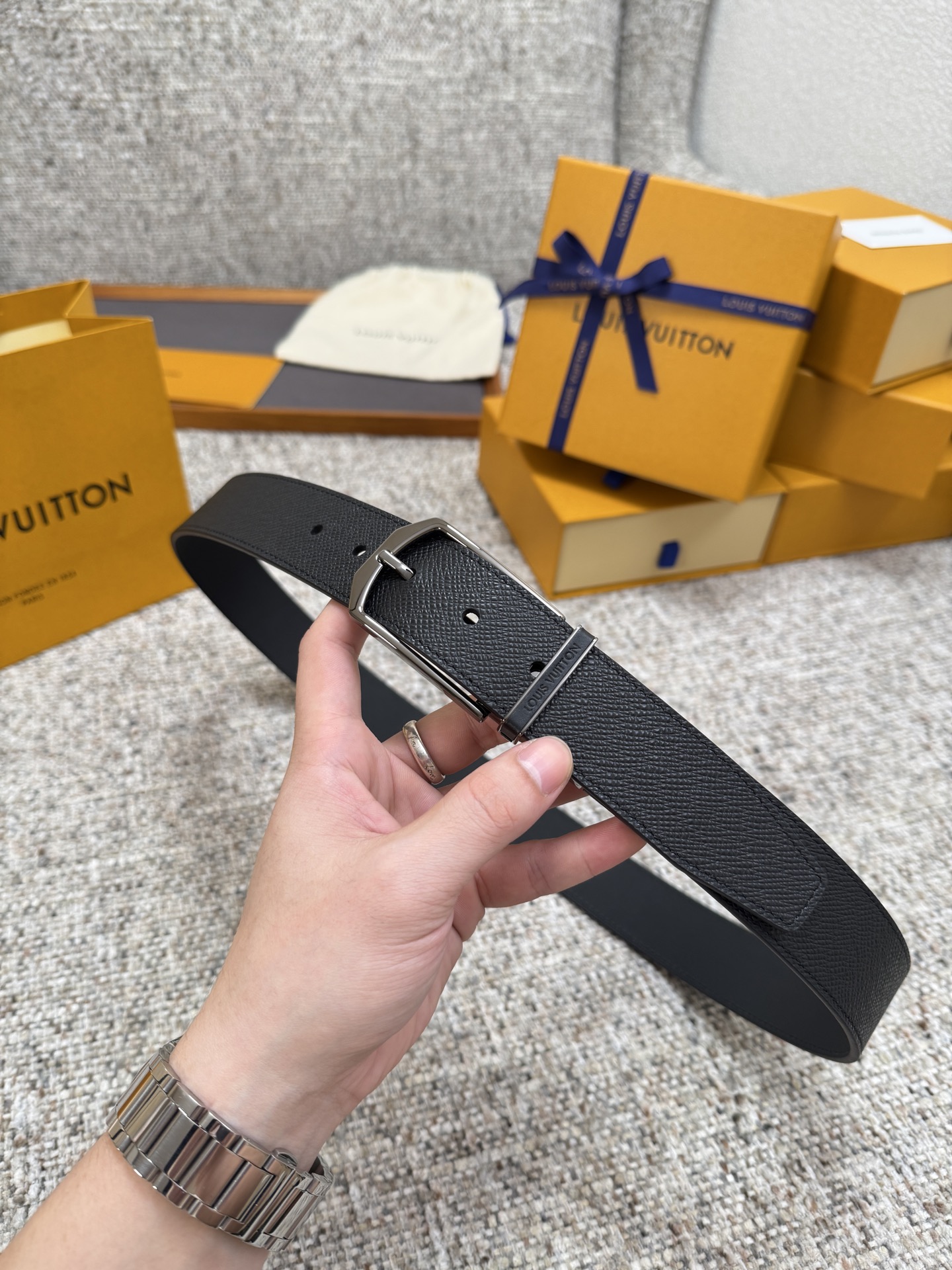 Louis Vuitton LV腰带 格纹双面可用系列 原厂五金 精致手工绘边 柔软舒适 宽3.5