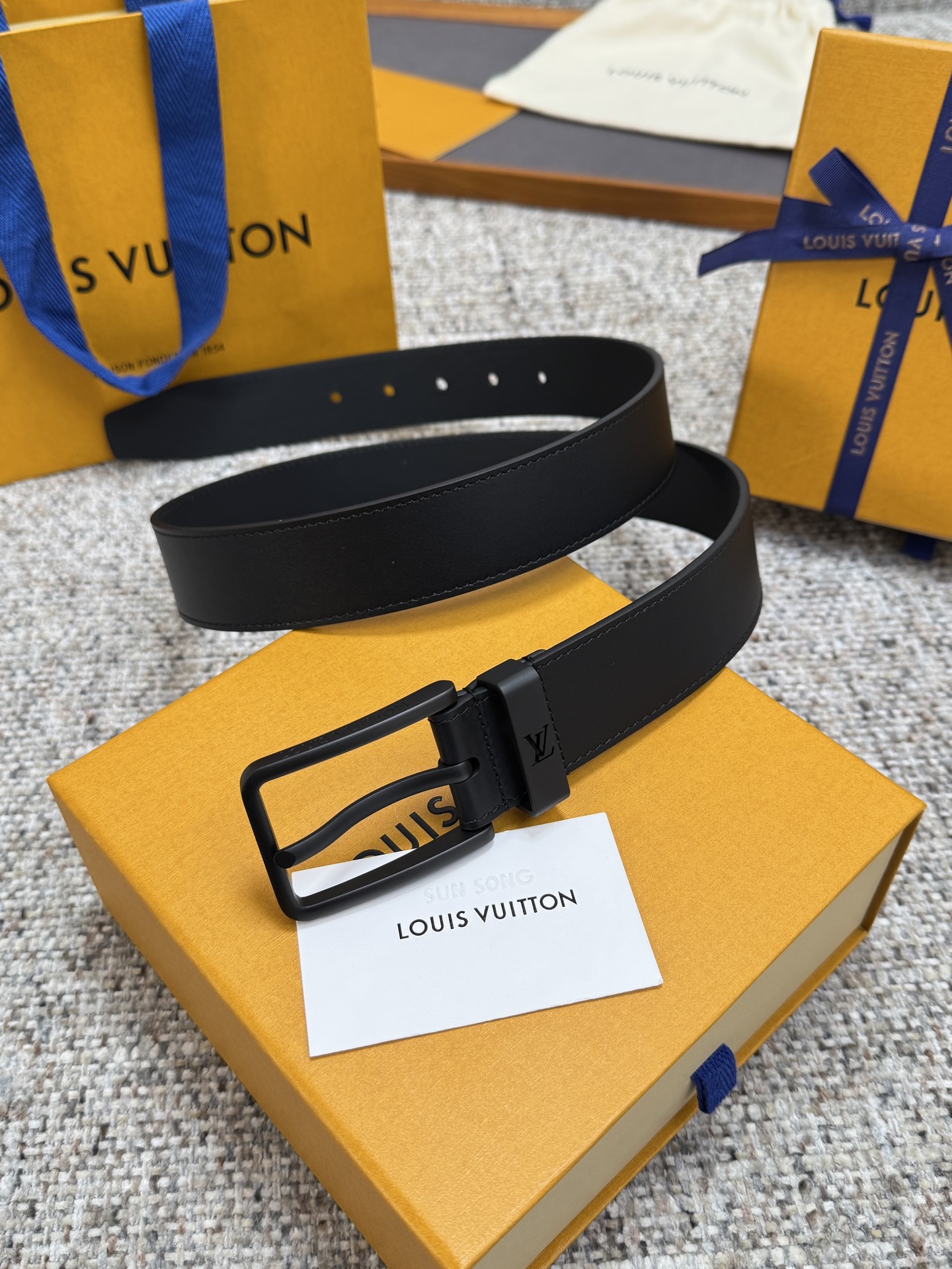 Louis Vuitton LV腰带 平纹系列 原厂五金 精致手工绘边 柔软舒适 宽3.5