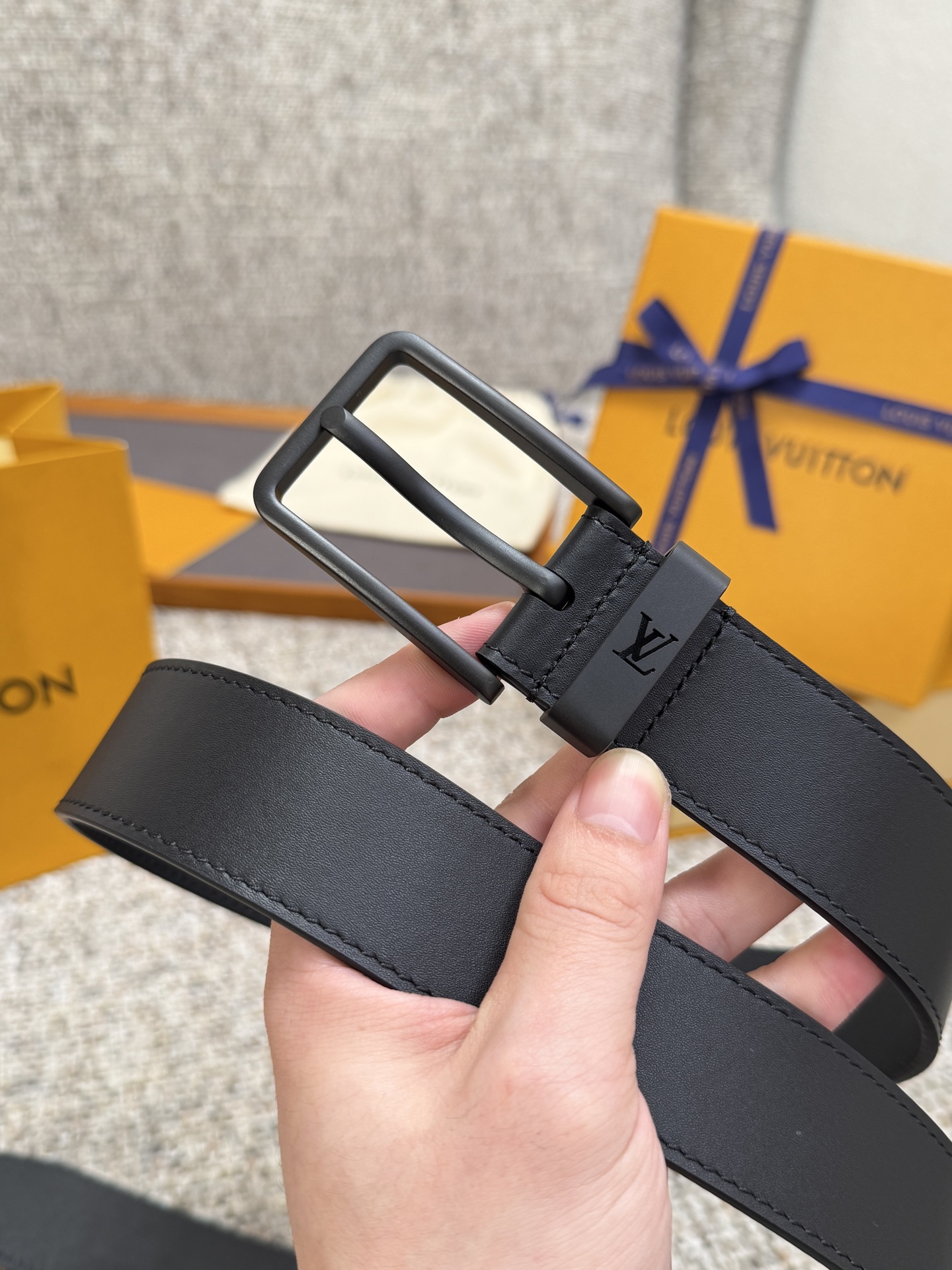 Louis Vuitton LV腰带 平纹系列 原厂五金 精致手工绘边 柔软舒适 宽3.5