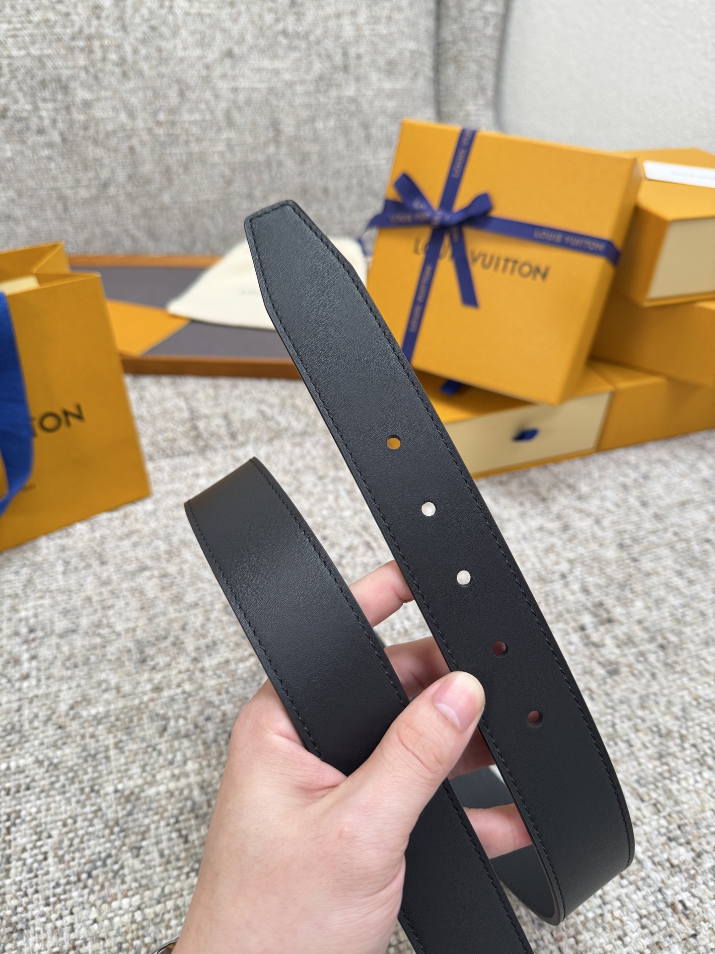 Louis Vuitton LV腰带 平纹系列 原厂五金 精致手工绘边 柔软舒适 宽3.5