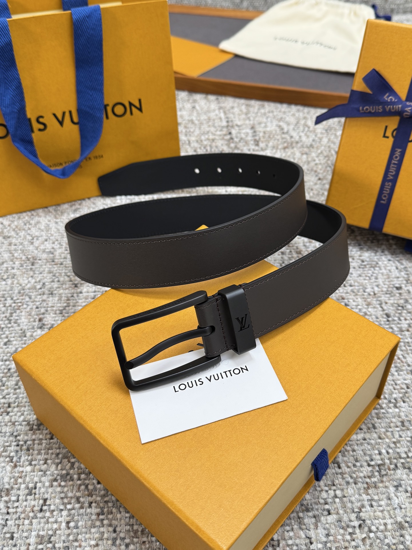 Louis Vuitton LV腰带 平纹系列 原厂五金 精致手工绘边 柔软舒适 宽3.5