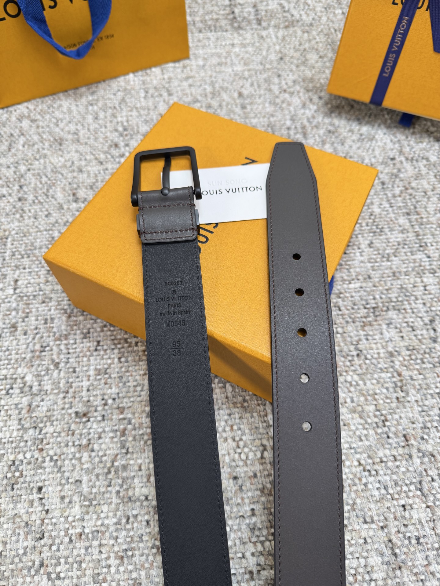 Louis Vuitton LV腰带 平纹系列 原厂五金 精致手工绘边 柔软舒适 宽3.5