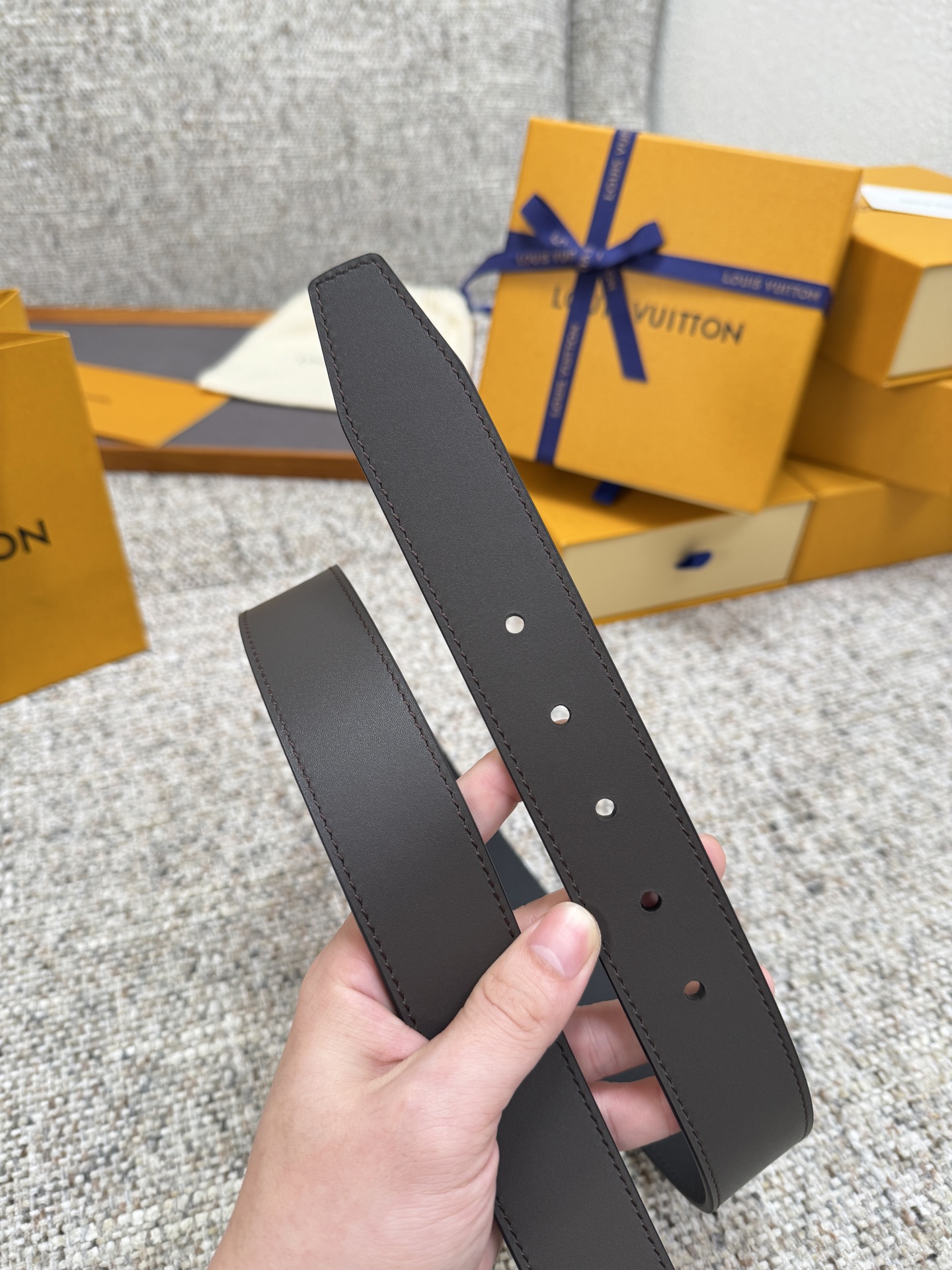 Louis Vuitton LV腰带 平纹系列 原厂五金 精致手工绘边 柔软舒适 宽3.5
