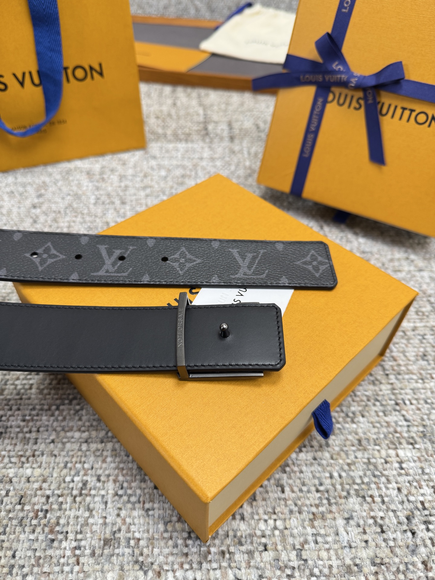 LV Style Black Men's Belts Men's Belts Men's Belt detail image 7 from source 766516
