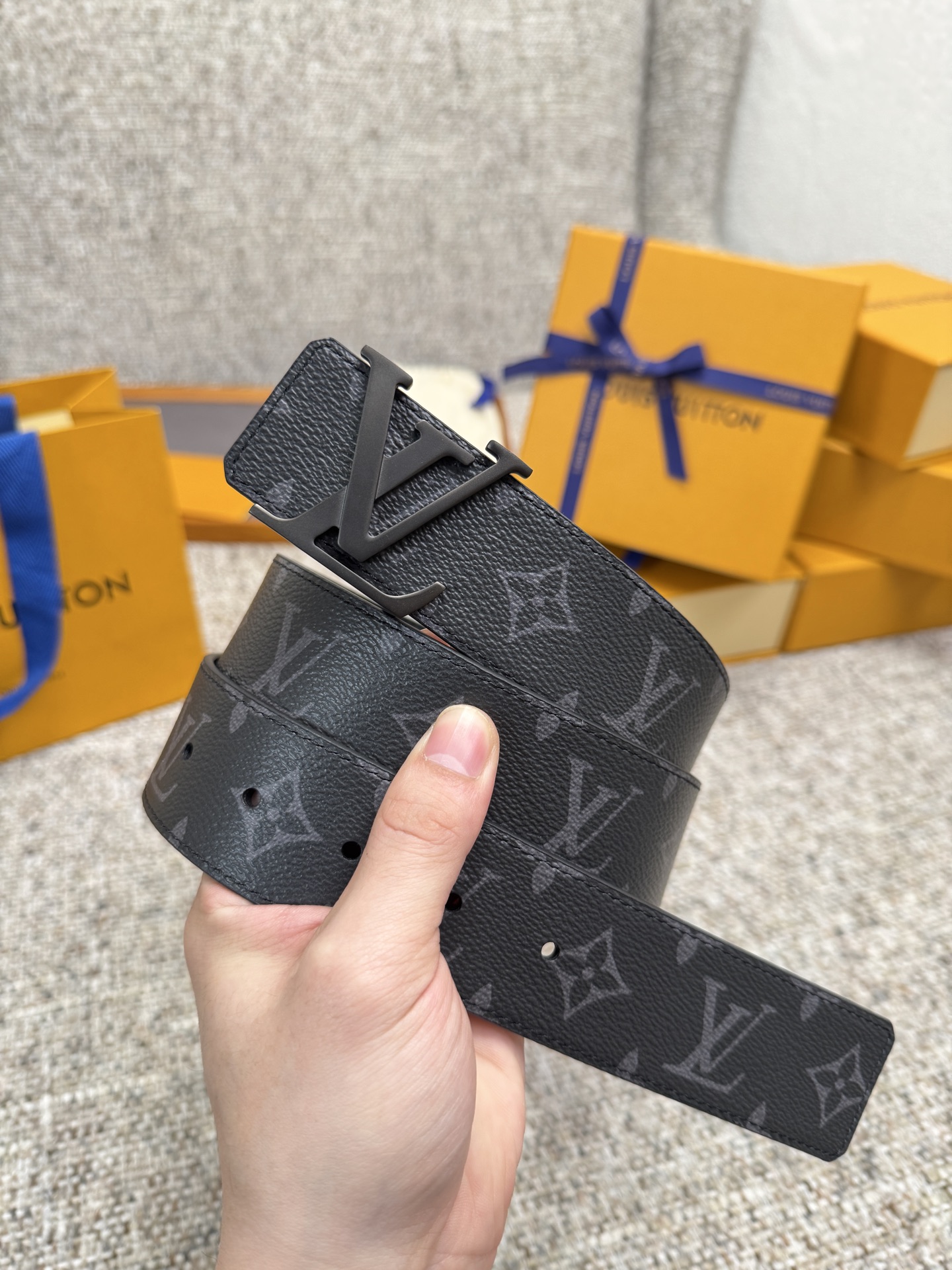 LV Style Black Men's Belts Men's Belts Men's Belt detail image 5 from source 766516