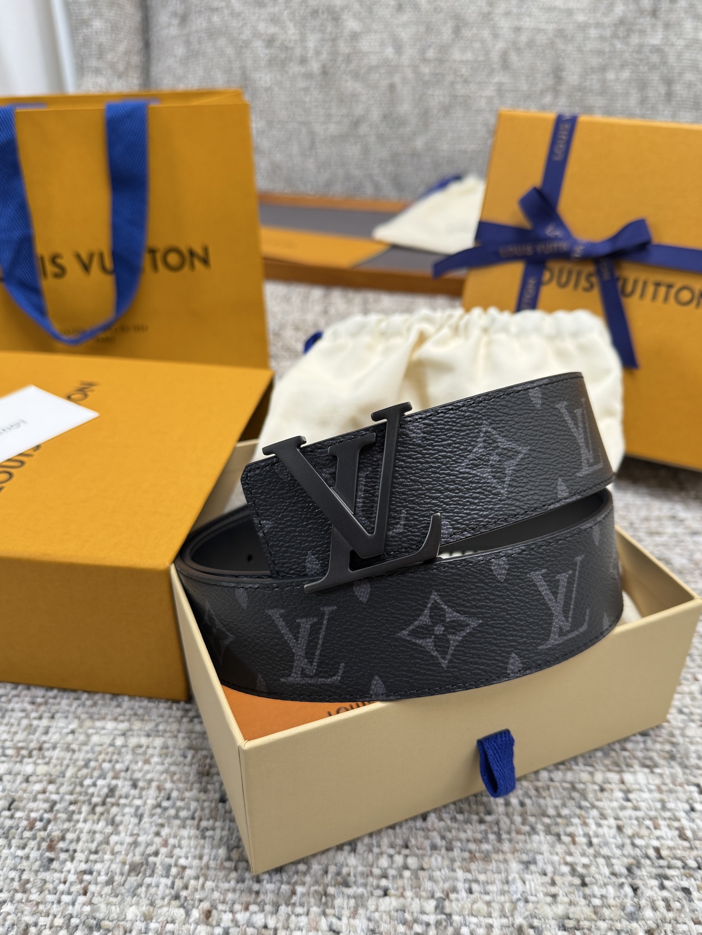 LV Style Black Men's Belts Lookbook Reference image 1