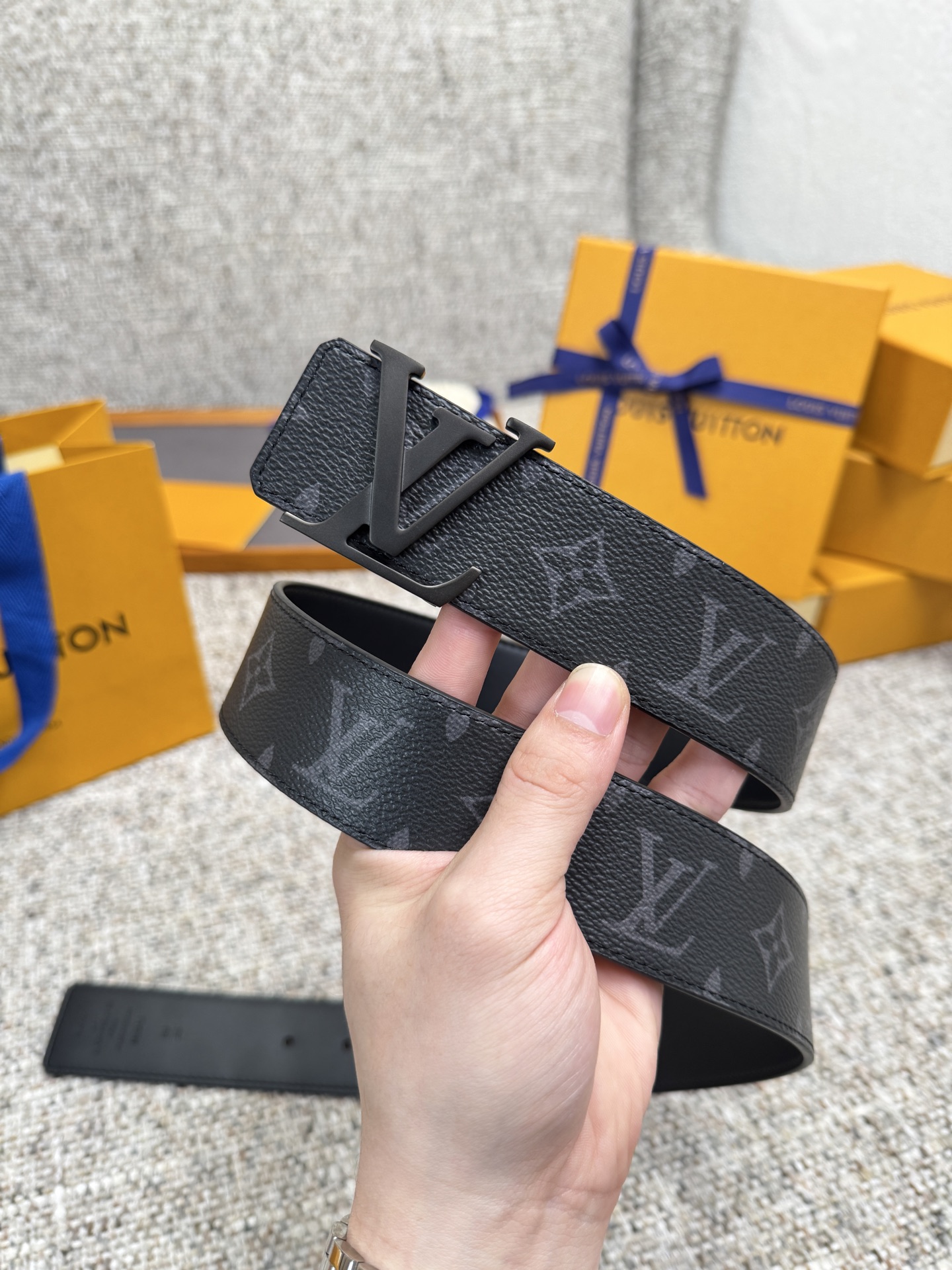 LV Style Black Men's Belts Lookbook Reference image 2