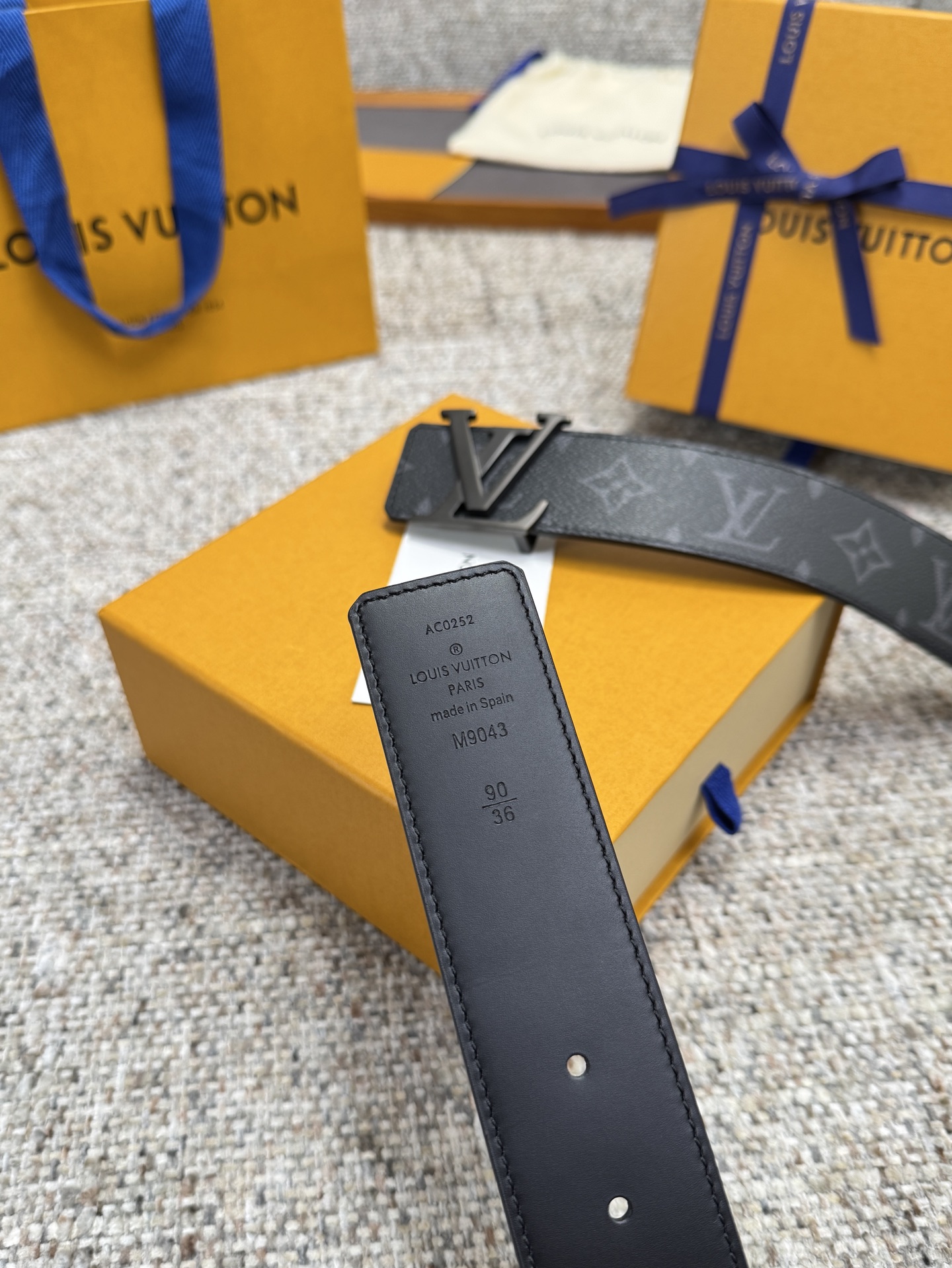 LV Style Black Men's Belts Men's Belts Men's Belt detail image 6 from source 766516