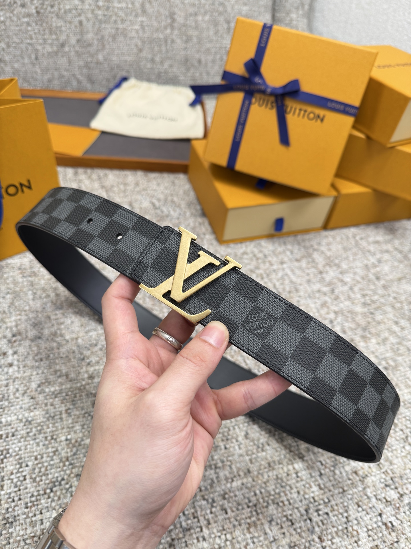 LV Style Black Men's Belts Men's Belts Men's Belt detail image 9 from source 766517