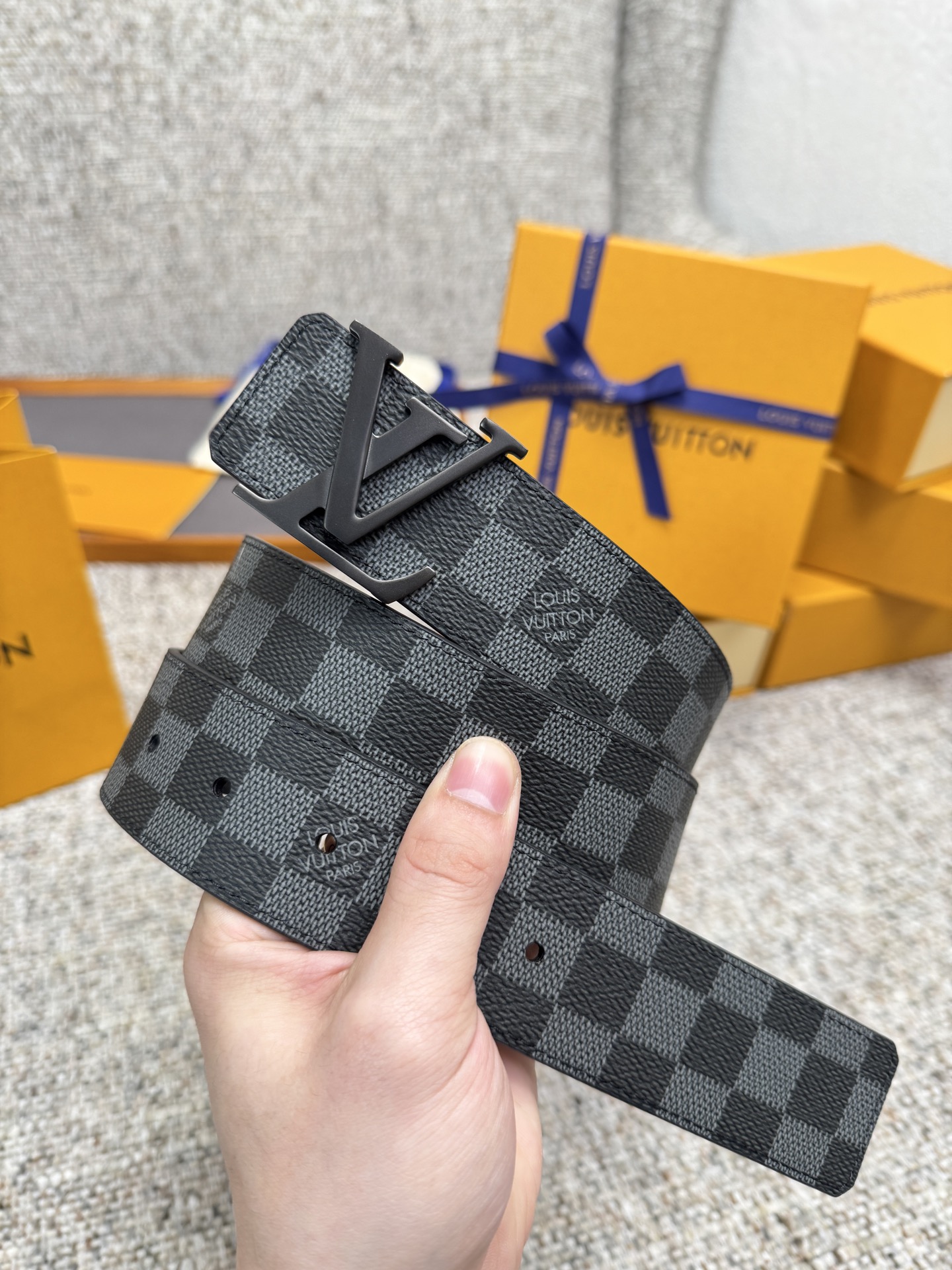 LV Style Black Men's Belts Men's Belts Men's Belt detail image 5 from source 766518