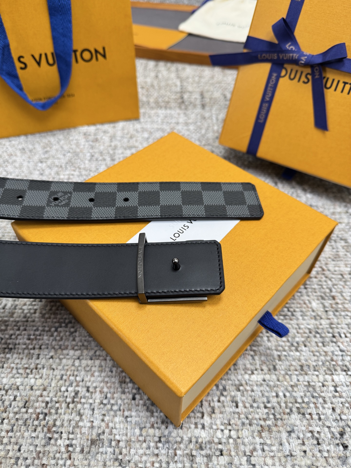 LV Style Black Men's Belts Men's Belts Men's Belt detail image 6 from source 766518