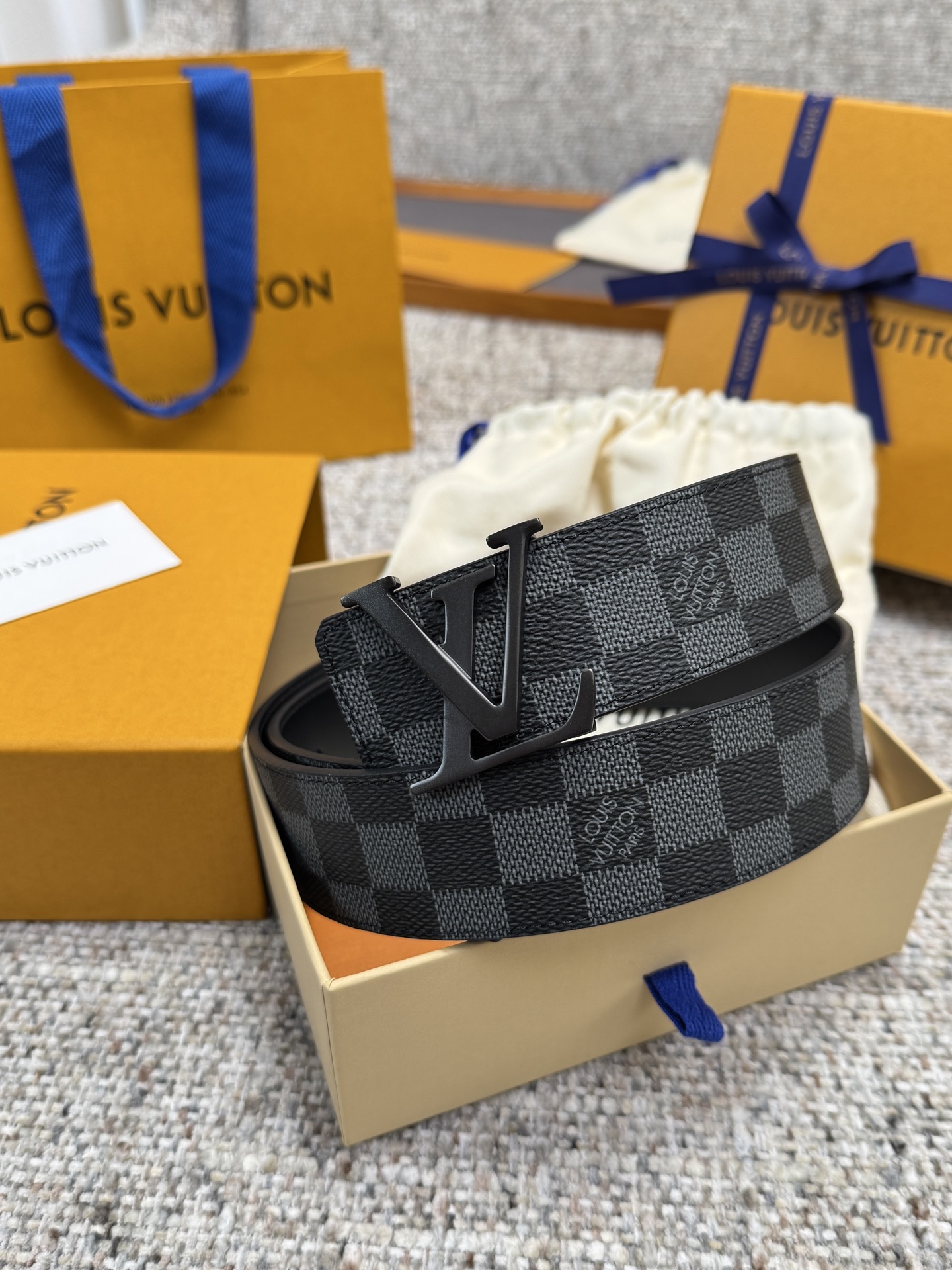 LV Style Black Men's Belts Lookbook Reference image 1