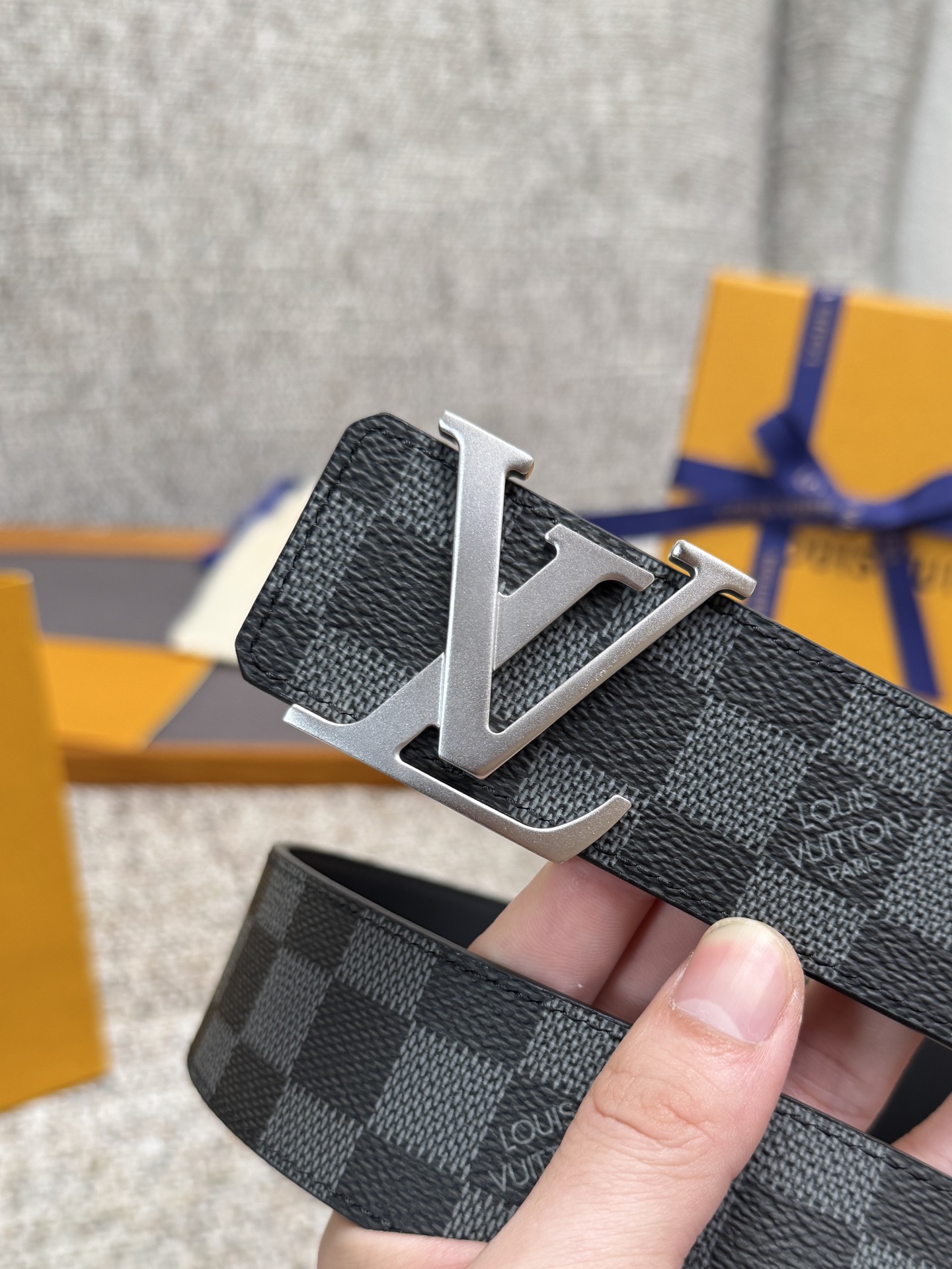 LV Style Black Men's Belts Men's Belts Men's Belt detail image 3 from source 766519
