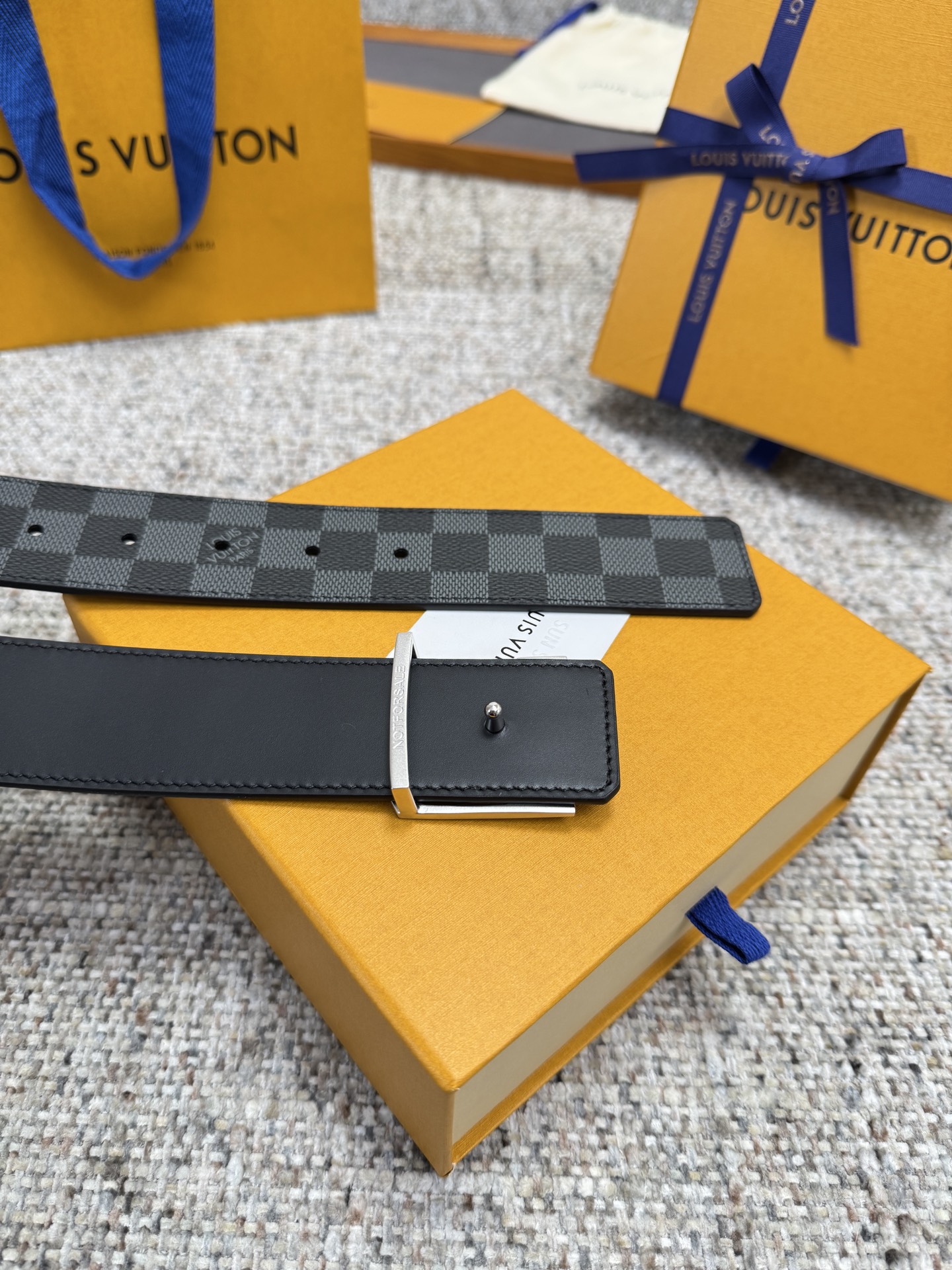 LV Style Black Men's Belts Men's Belts Men's Belt detail image 7 from source 766519
