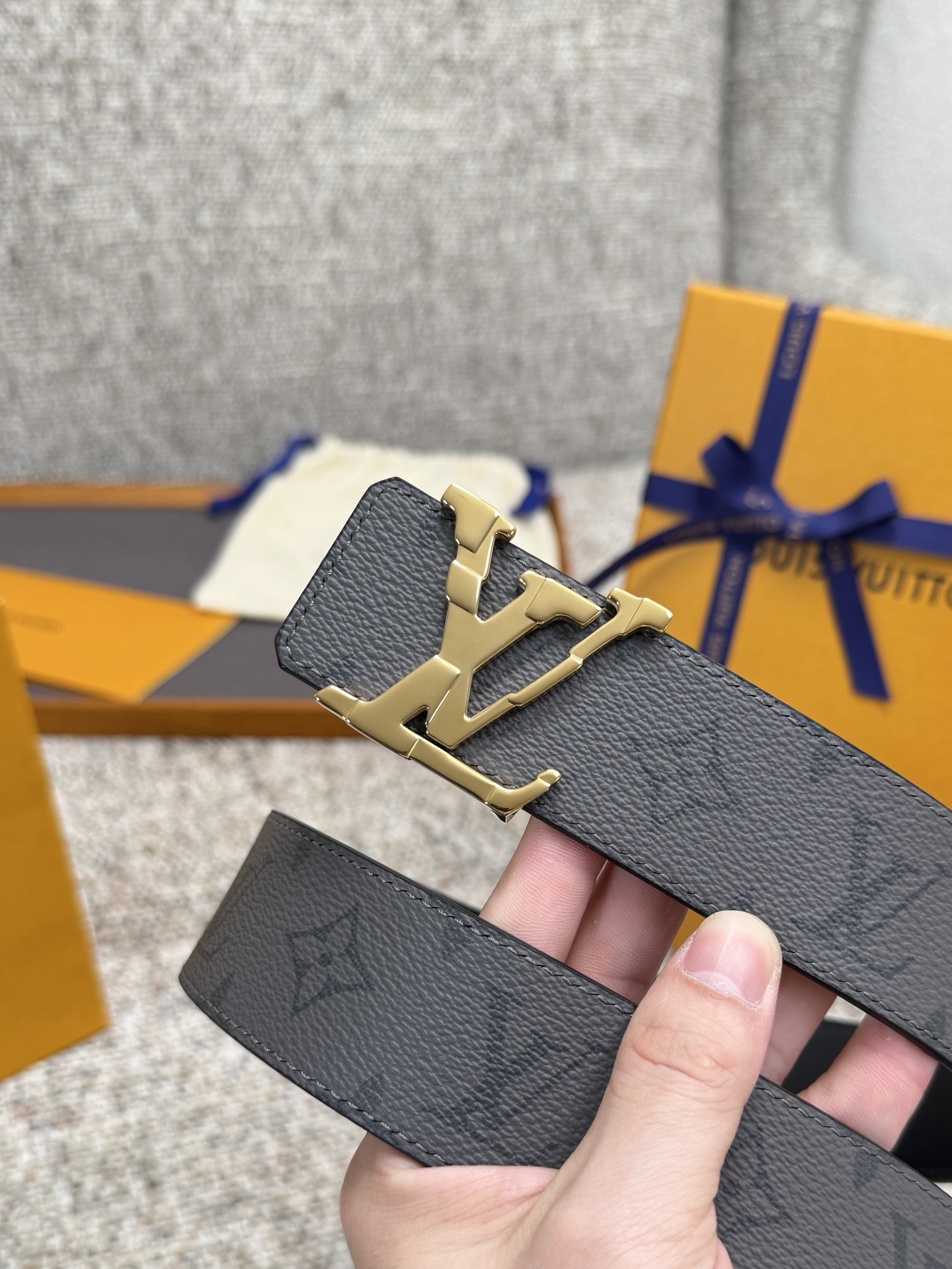 LV Style Leather Men's Belts Men's Belts Men's Belt detail image 3 from source 766567