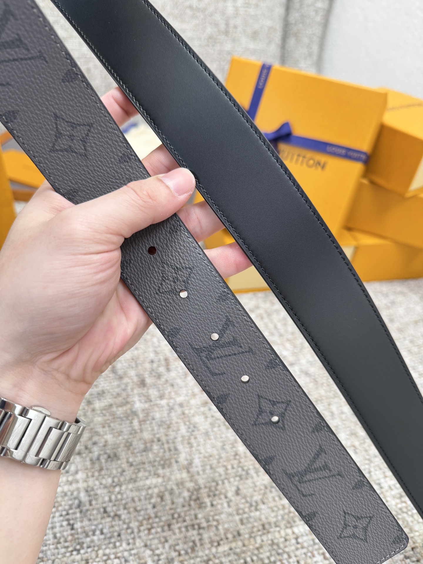 LV Style Leather Men's Belts Men's Belts Men's Belt detail image 4 from source 766567