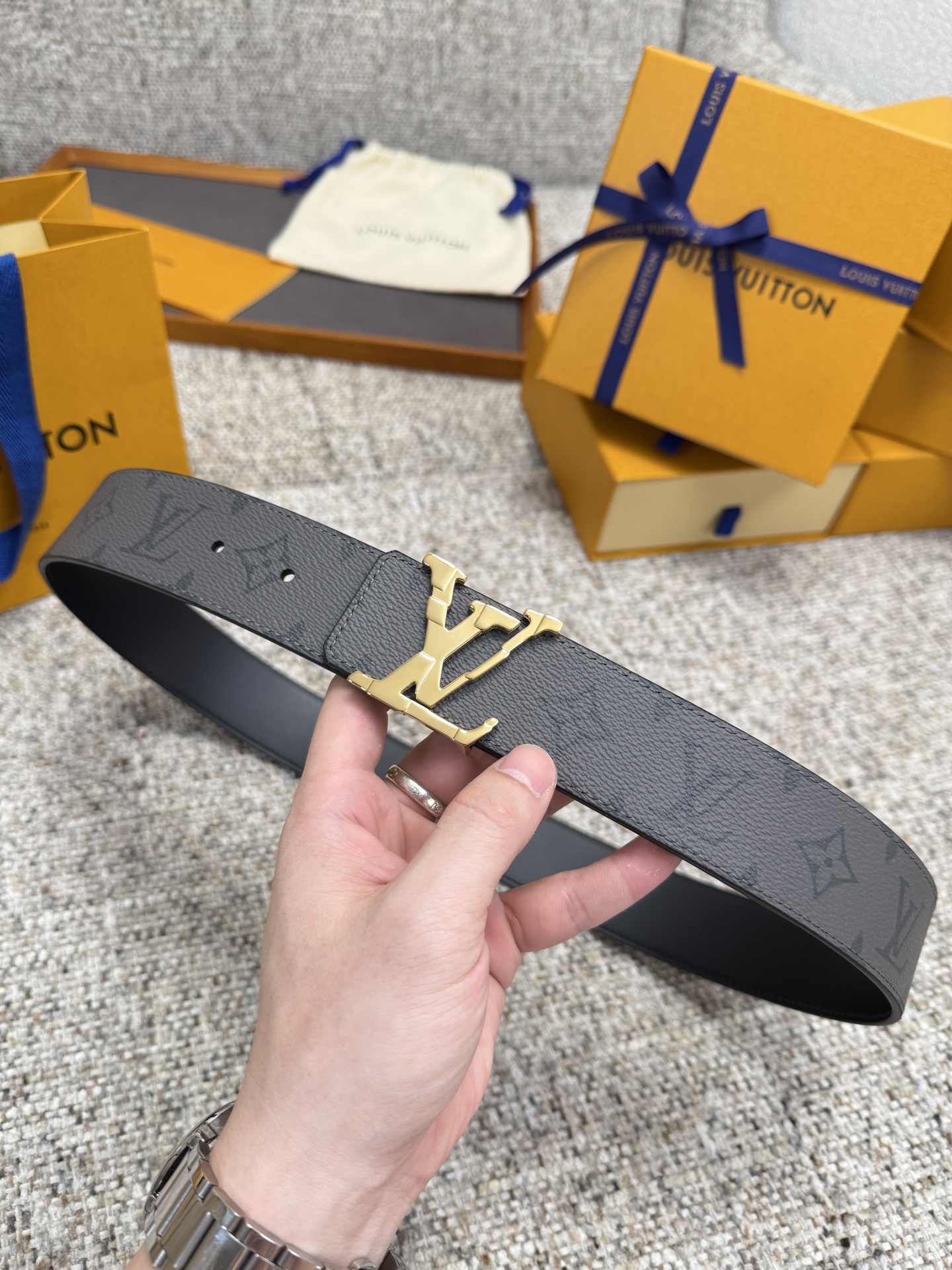 LV Style Leather Men's Belts Men's Belts Men's Belt detail image 9 from source 766567