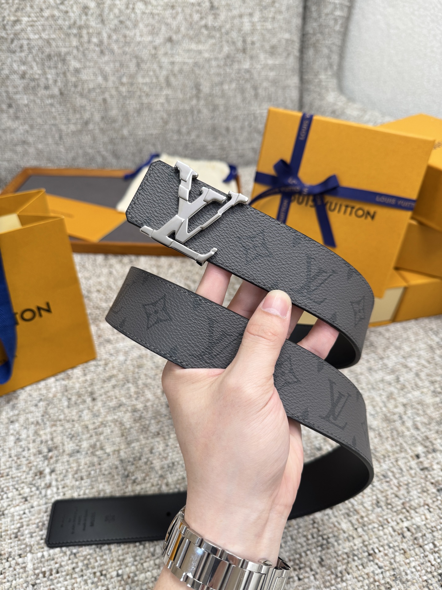 LV Style Leather Men's Belts Lookbook Reference image 2