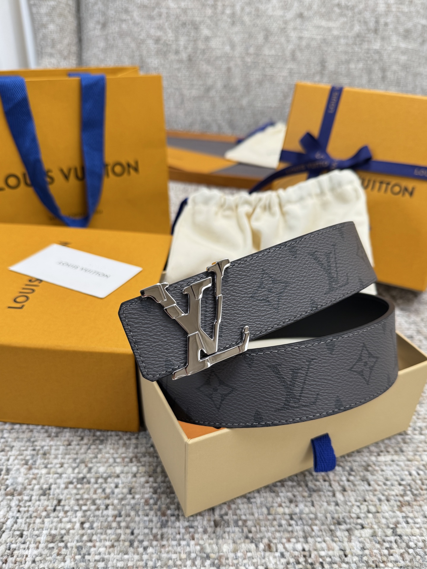 LV Style Leather Men's Belts Men's Belts Men's Belt detail image 5 from source 766568
