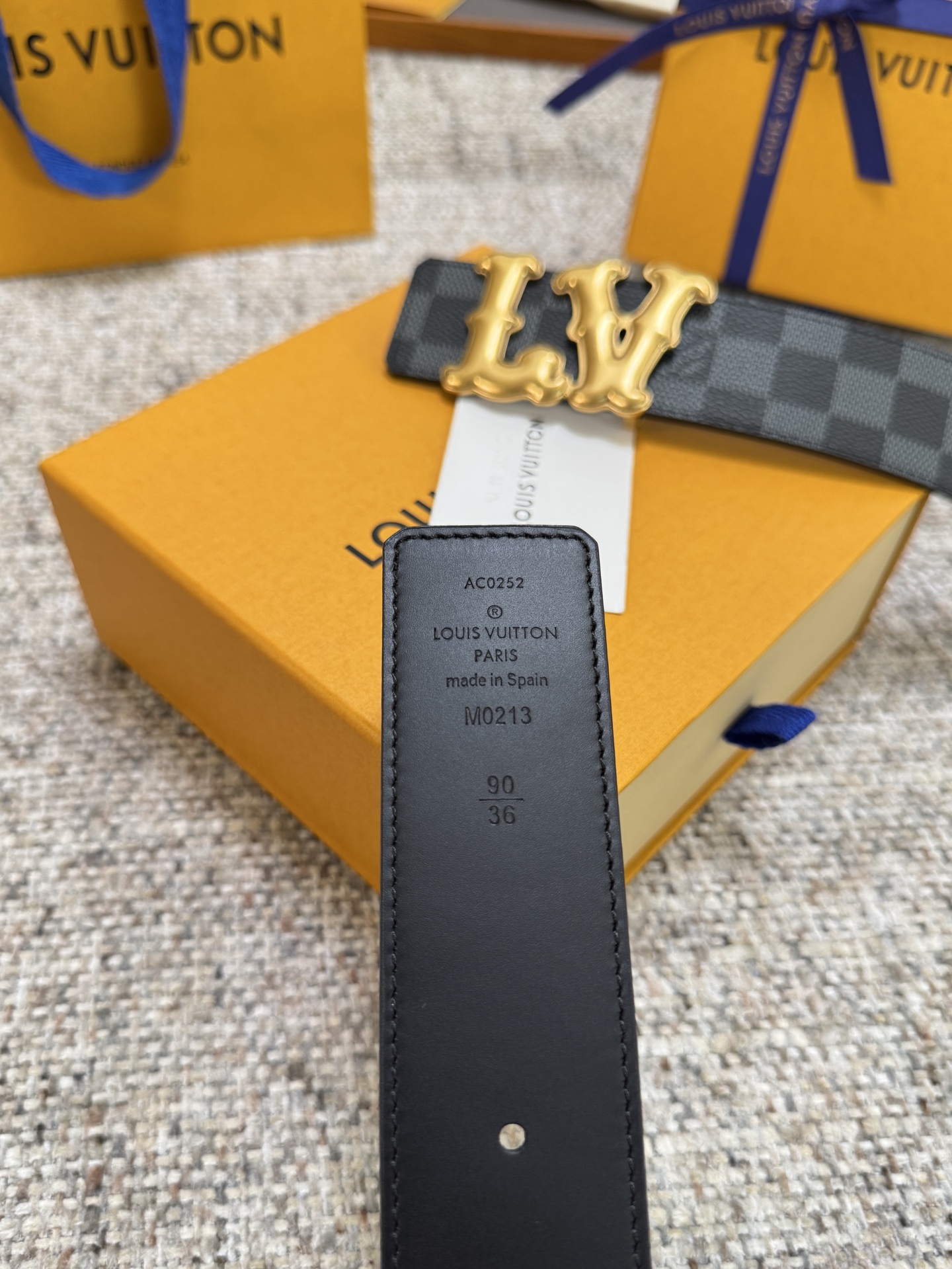 Louis Vuitton LV腰带 PVC皮底系列 原厂五金 精致手工绘边 柔软舒适 宽4.0