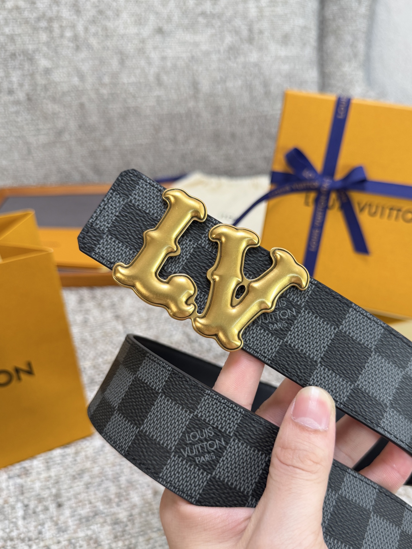 Louis Vuitton LV腰带 PVC皮底系列 原厂五金 精致手工绘边 柔软舒适 宽4.0