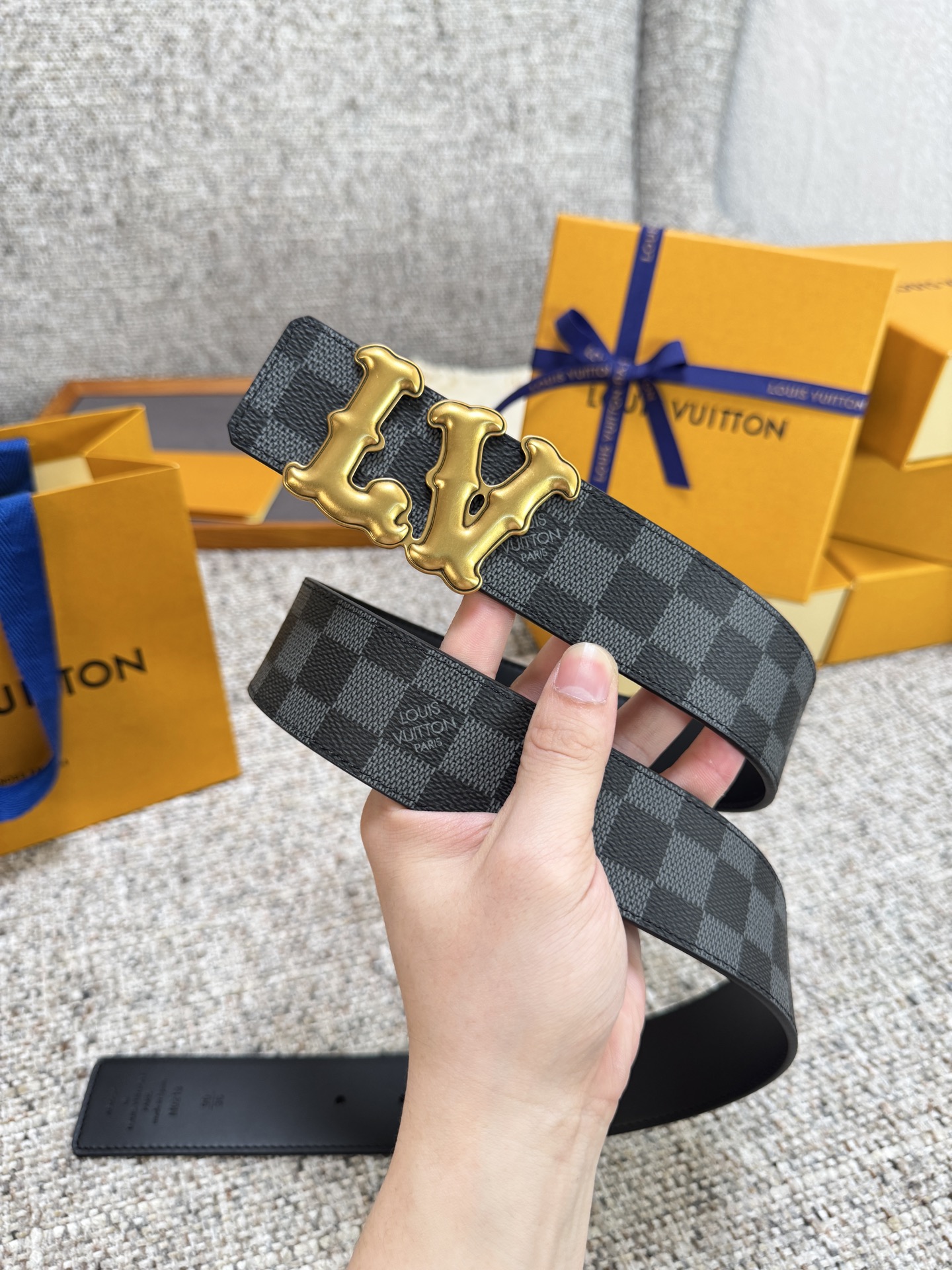 Louis Vuitton LV腰带 PVC皮底系列 原厂五金 精致手工绘边 柔软舒适 宽4.0