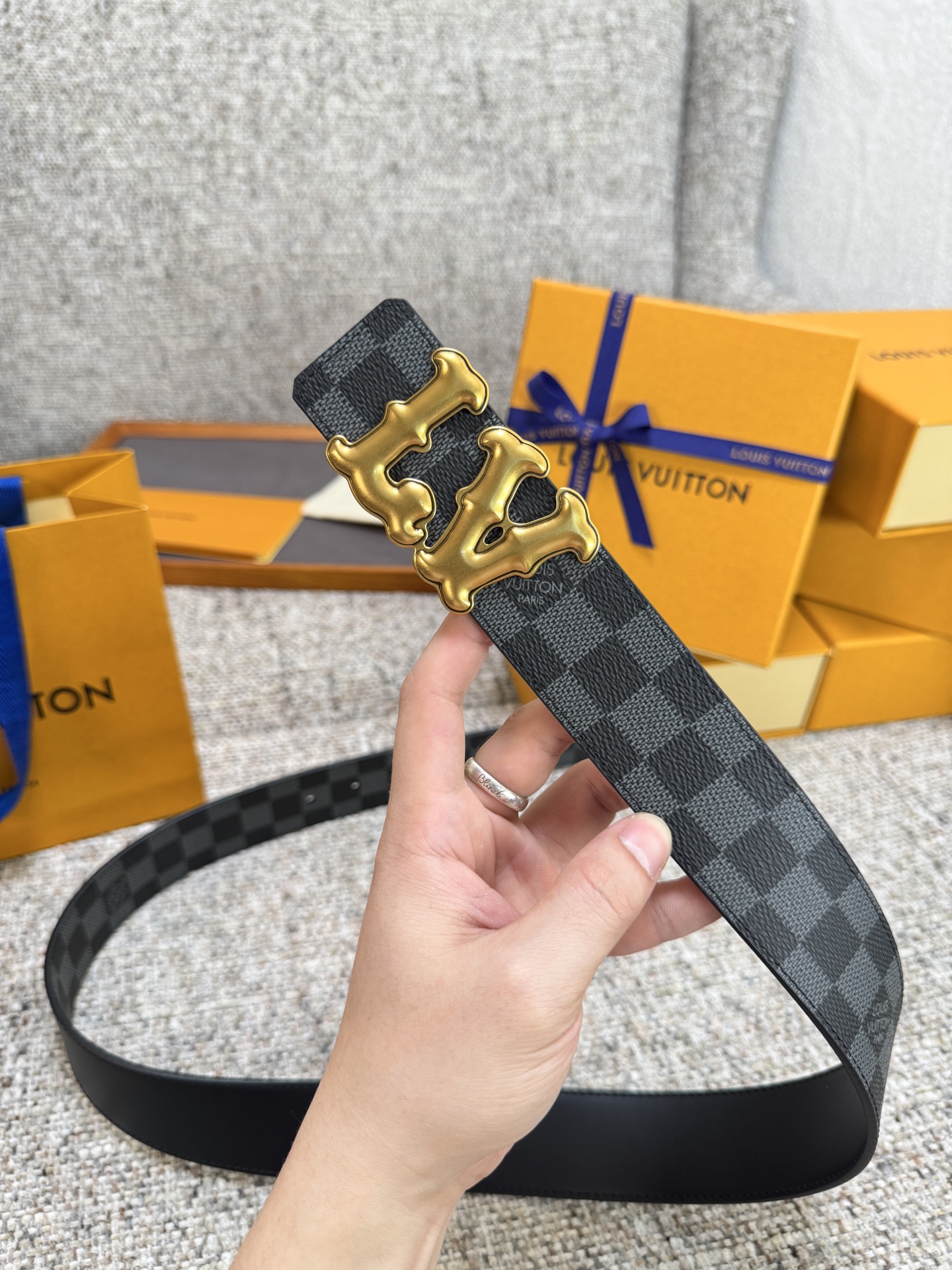 Louis Vuitton LV腰带 PVC皮底系列 原厂五金 精致手工绘边 柔软舒适 宽4.0