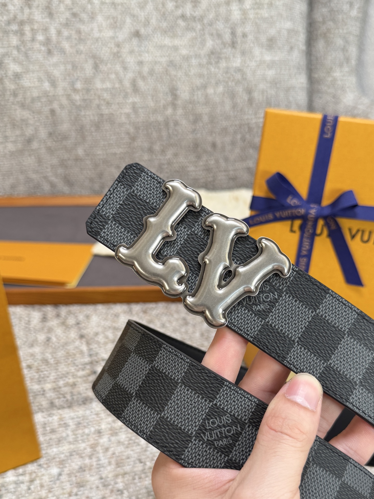 Louis Vuitton LV腰带 PVC皮底系列 原厂五金 精致手工绘边 柔软舒适 宽4.0