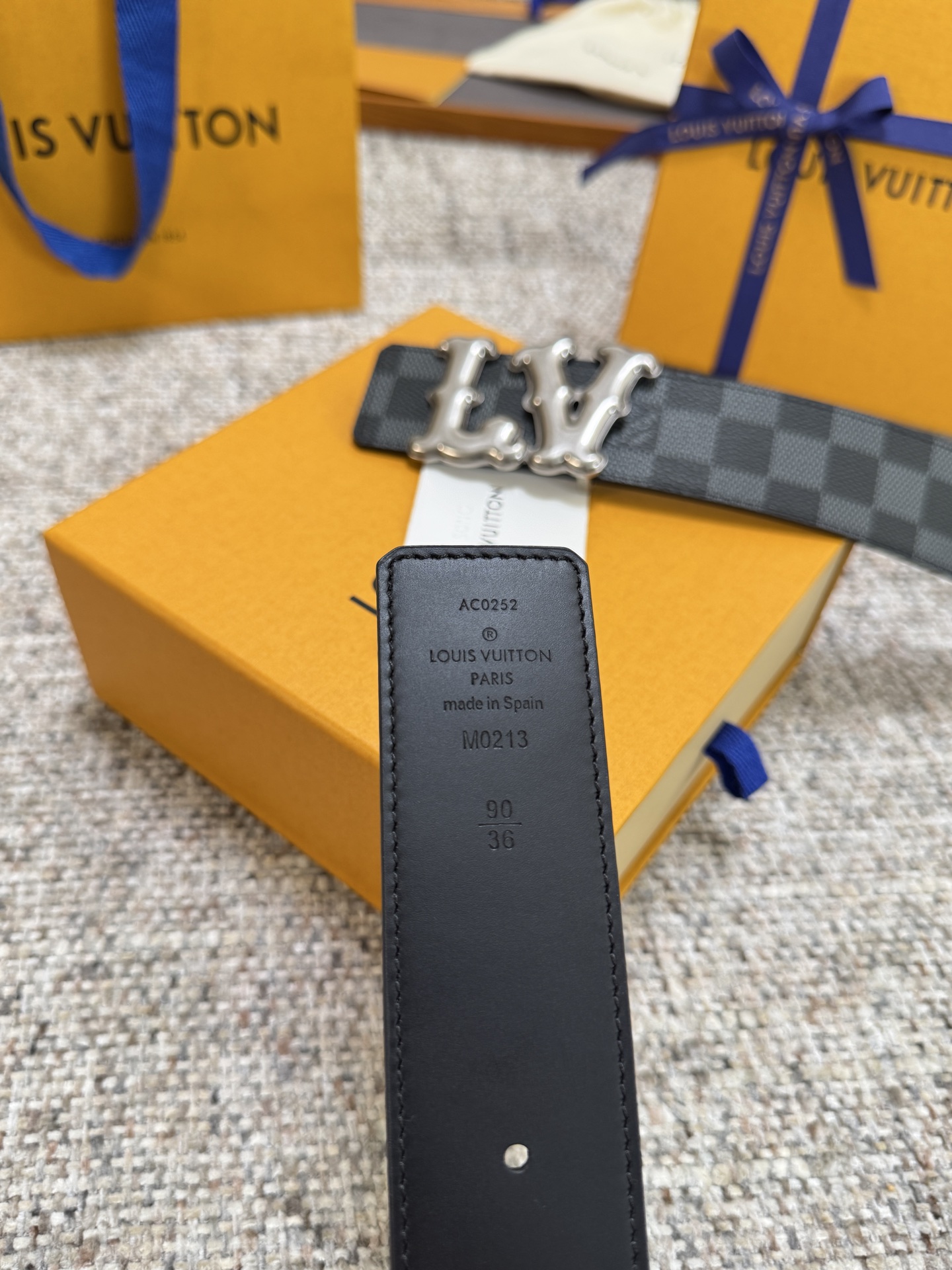 Louis Vuitton LV腰带 PVC皮底系列 原厂五金 精致手工绘边 柔软舒适 宽4.0