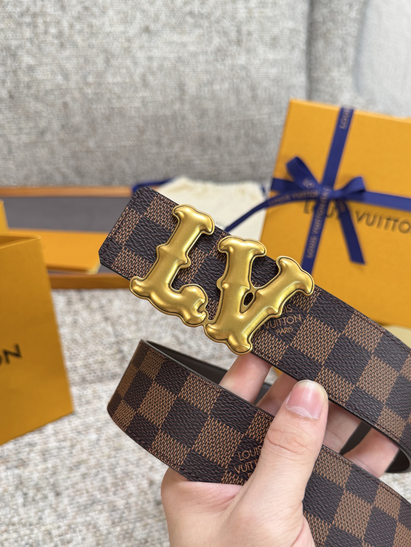 Louis Vuitton LV腰带 PVC皮底系列 原厂五金 精致手工绘边 柔软舒适 宽4.0